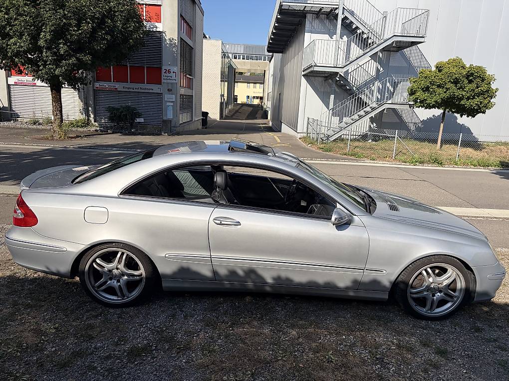 MERCEDES-BENZ CLK 320-image-1