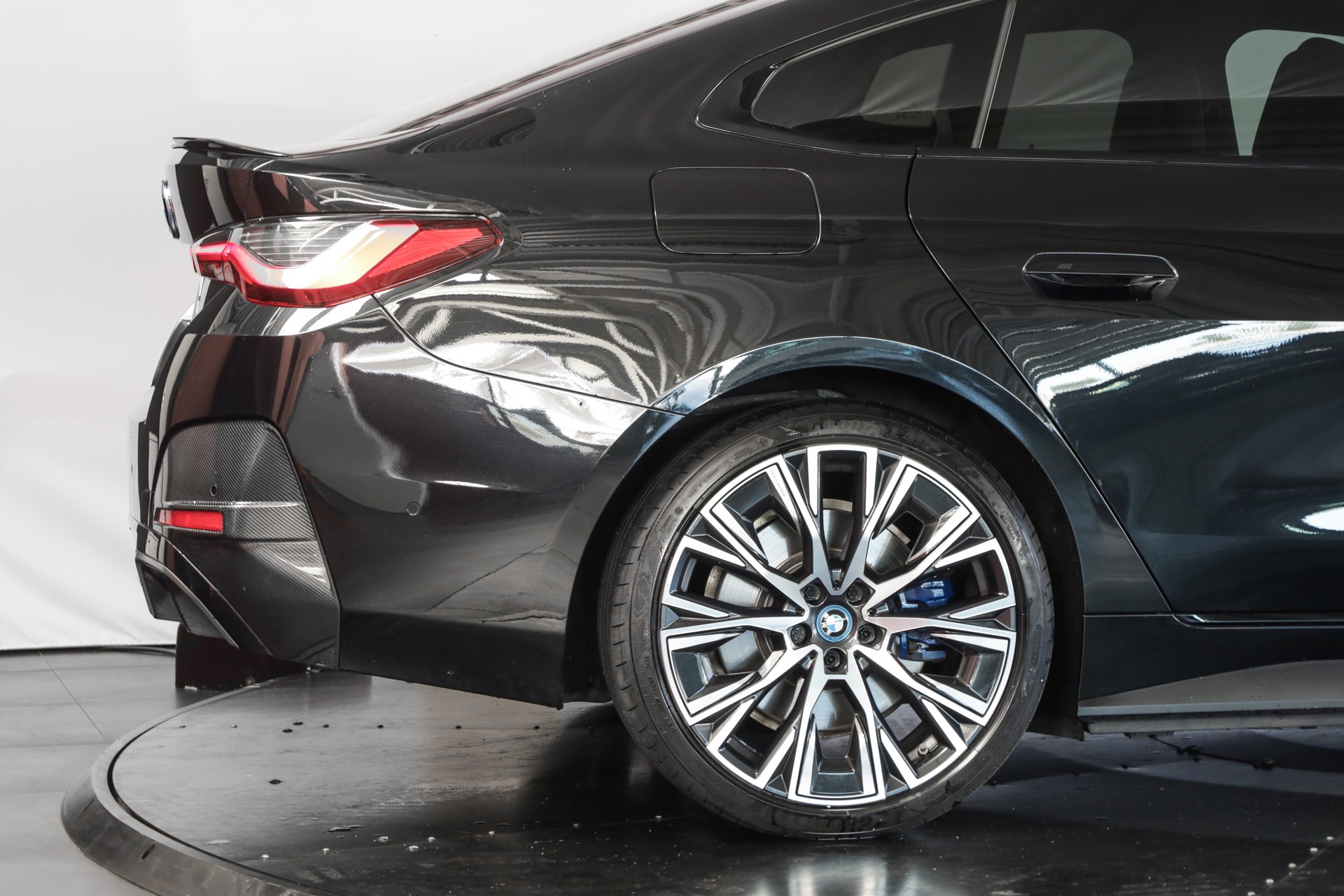 BMW i4 M50-image-22
