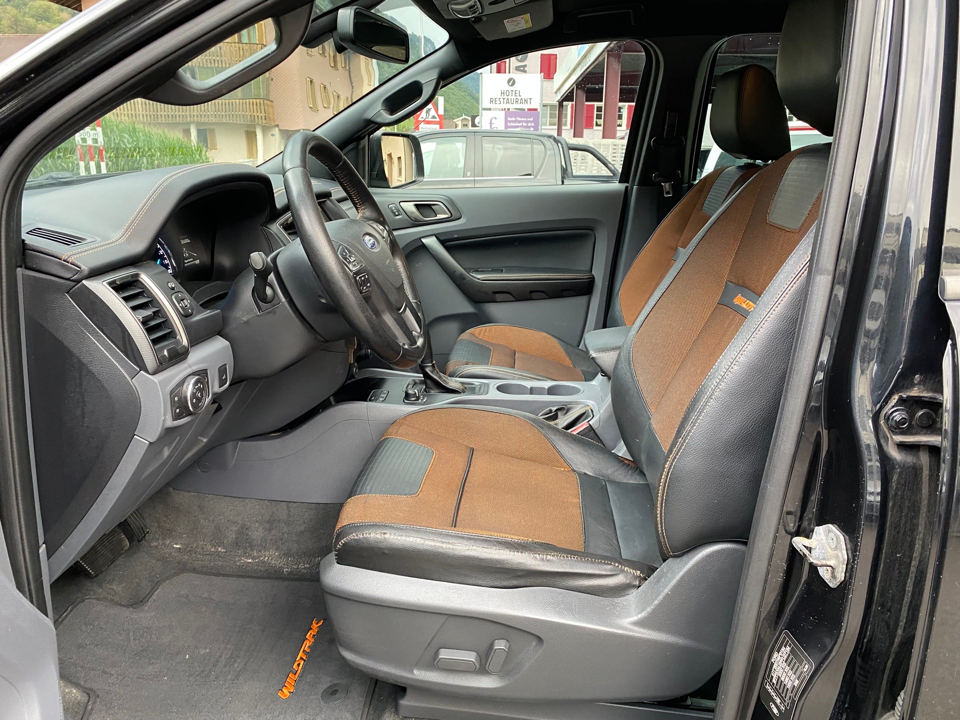 FORD Ranger Wildtrak 3.2 TDCi 4x4 A-image-2