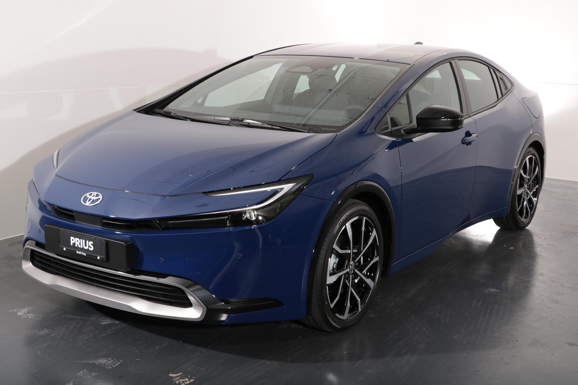 TOYOTA Prius 2.0 Plug-In-Hybrid Style