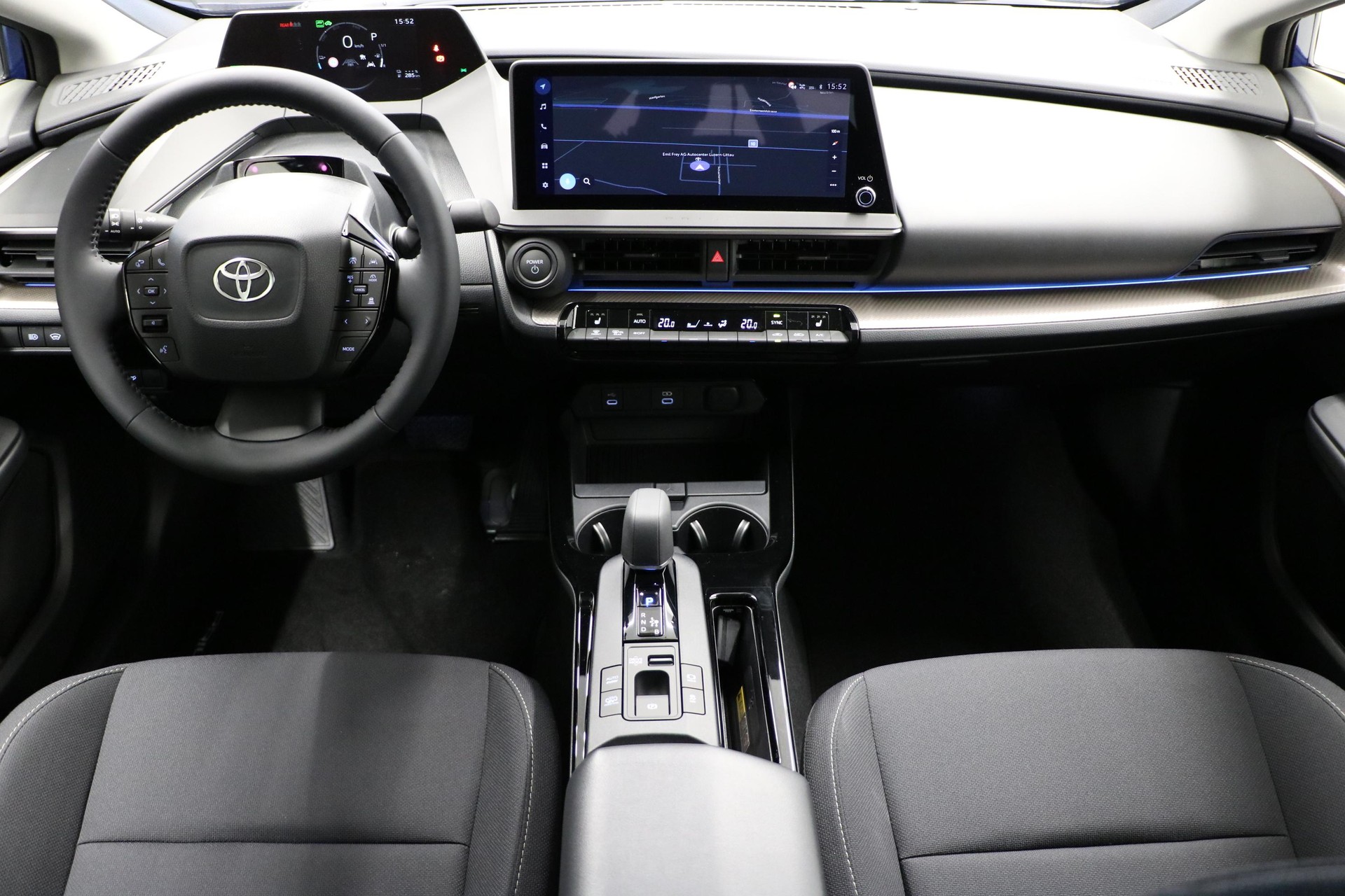 TOYOTA Prius 2.0 Plug-In-Hybrid Style-image-5