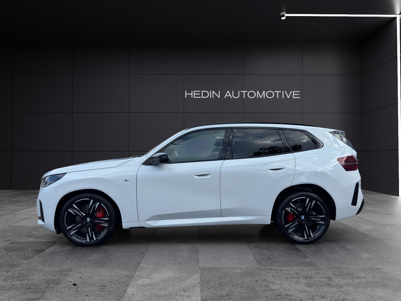 BMW X3 M50i-showroom-element-2