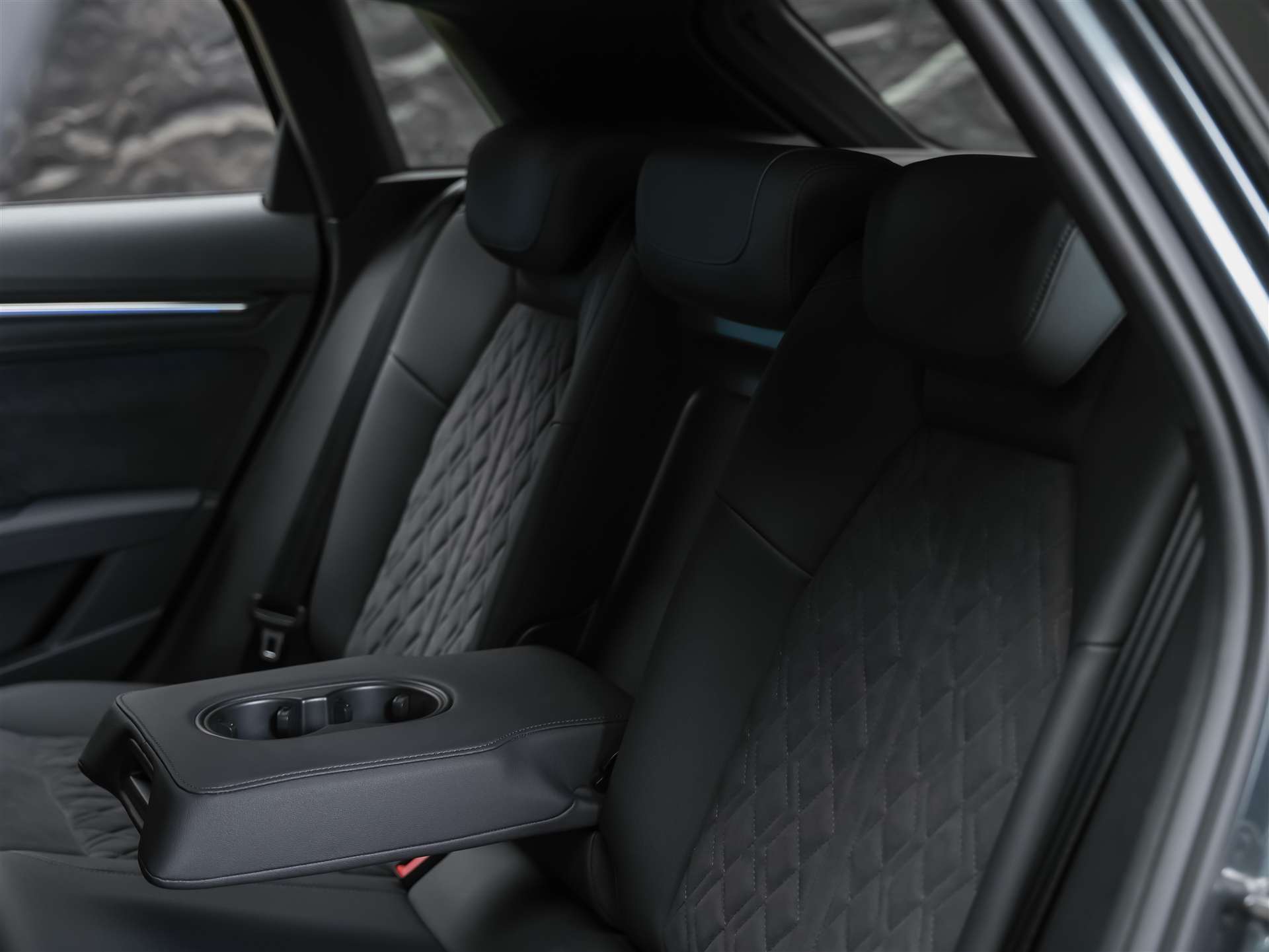 AUDI RS3 Sportback 2.5 TSI quattro S-tronic *RS Sport Abgasanlage*RS Sportsitze*Sitzheizung*Adaptives Fahrwerk*-image-12