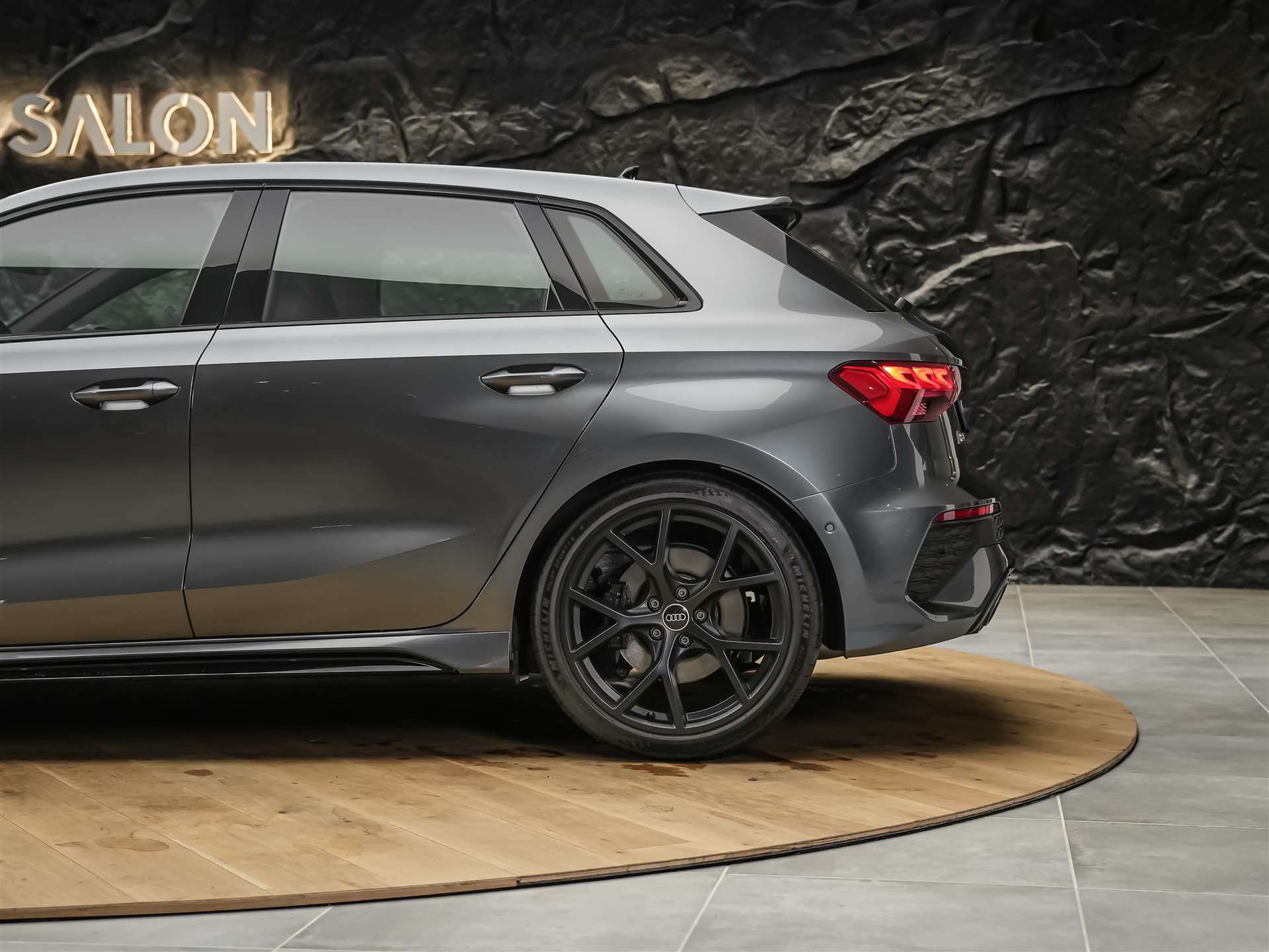 AUDI RS3 Sportback 2.5 TSI quattro S-tronic *RS Sport Abgasanlage*RS Sportsitze*Sitzheizung*Adaptives Fahrwerk*-image-16