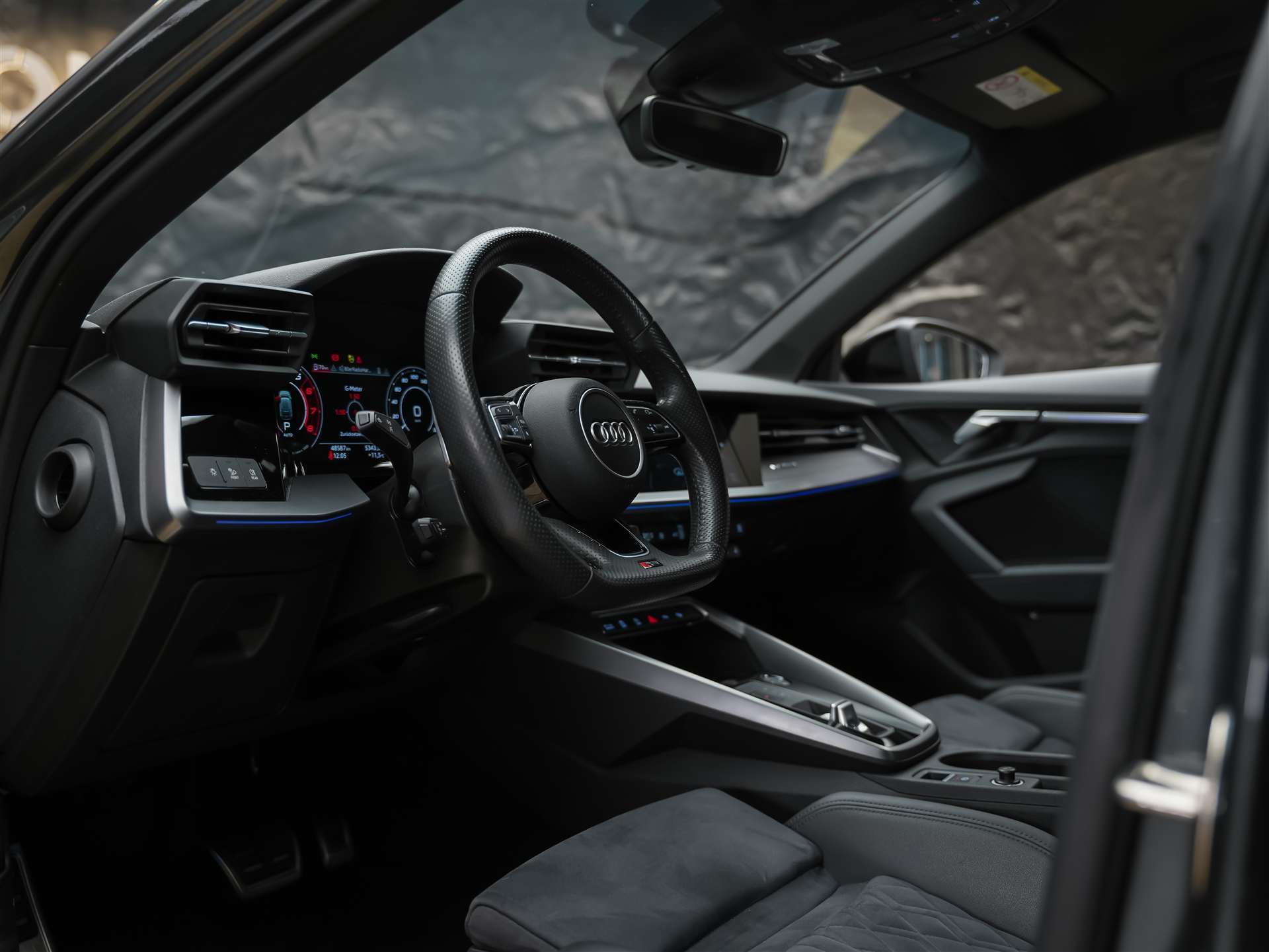 AUDI RS3 Sportback 2.5 TSI quattro S-tronic *RS Sport Abgasanlage*RS Sportsitze*Sitzheizung*Adaptives Fahrwerk*-image-7