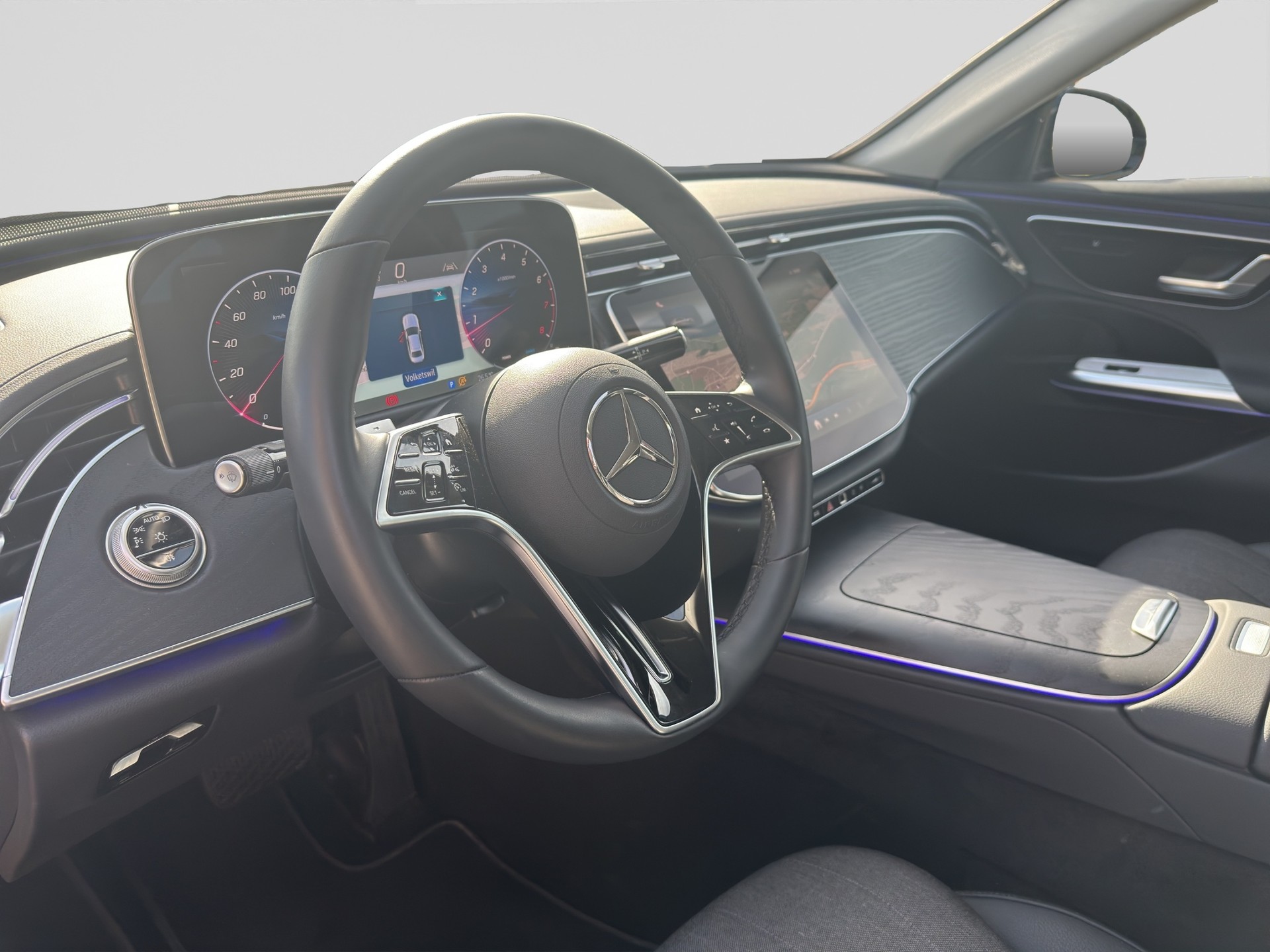 MERCEDES-BENZ E 200 9G-Tronic Avantgarde Advanced-image-6
