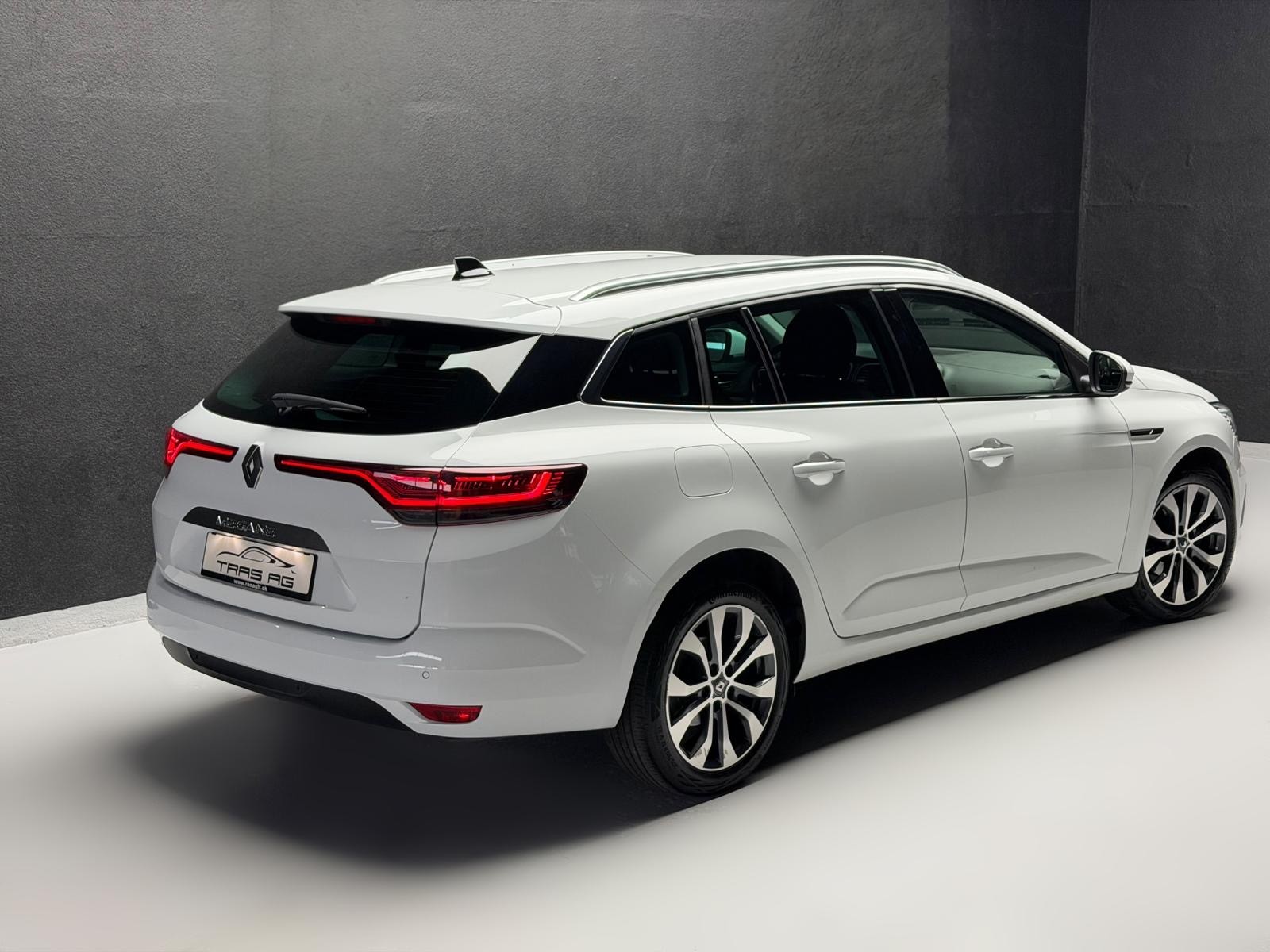 RENAULT Mégane Grandtour 1.3 16V Turbo Techno EDC-image-1