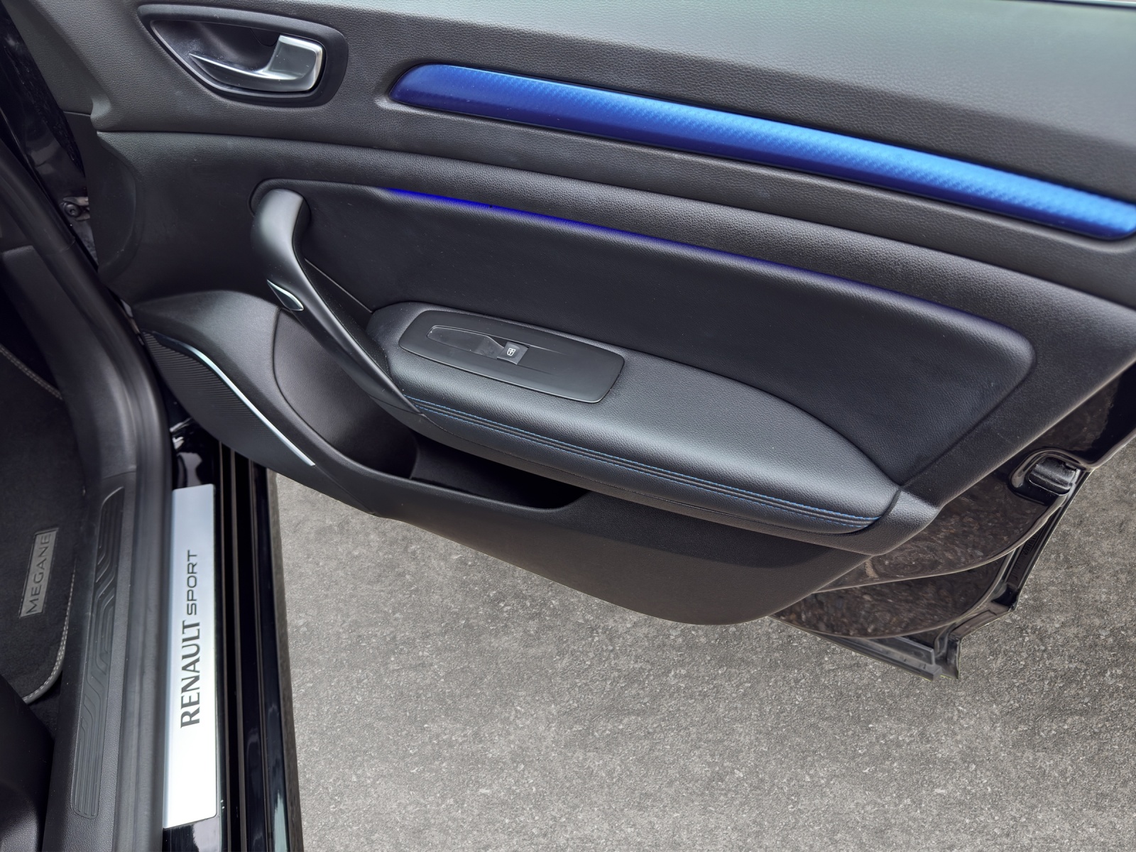 RENAULT Mégane 1.6 16V Turbo GT EDC-image-16