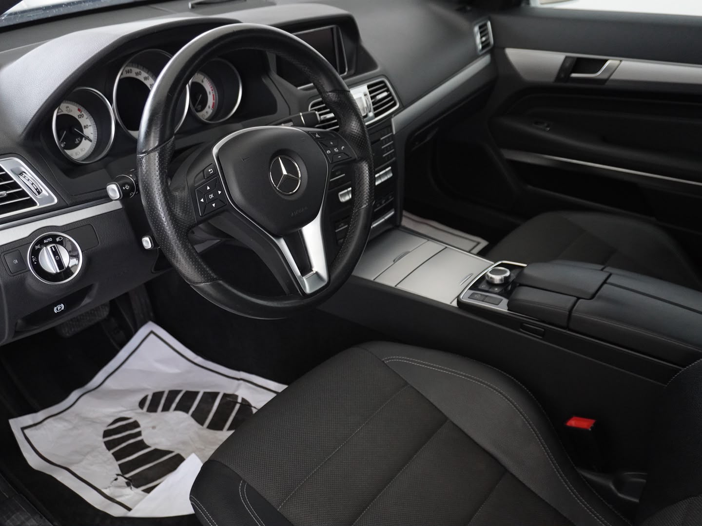 MERCEDES-BENZ E 250 BlueTEC 9G-Tronic-showroom-element-2