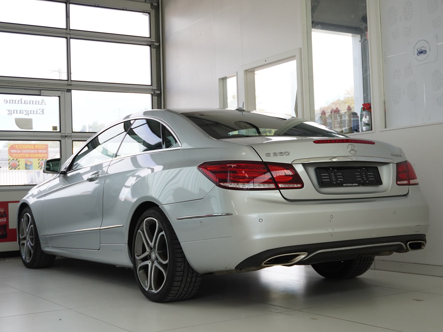 MERCEDES-BENZ E 250 BlueTEC 9G-Tronic-showroom-element-1