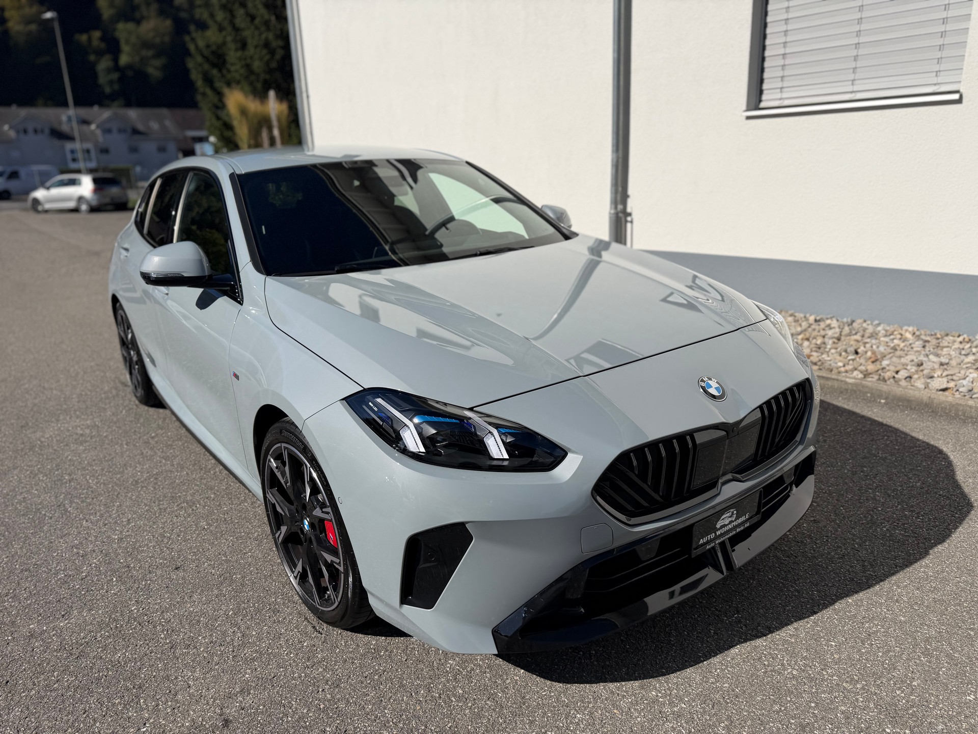 BMW 118d Steptronic M Sport Pro | HEAD-UP DISPLAY | MASSAGESITZE | 360° KAMERA | KEYLESS GO-showroom-element-1