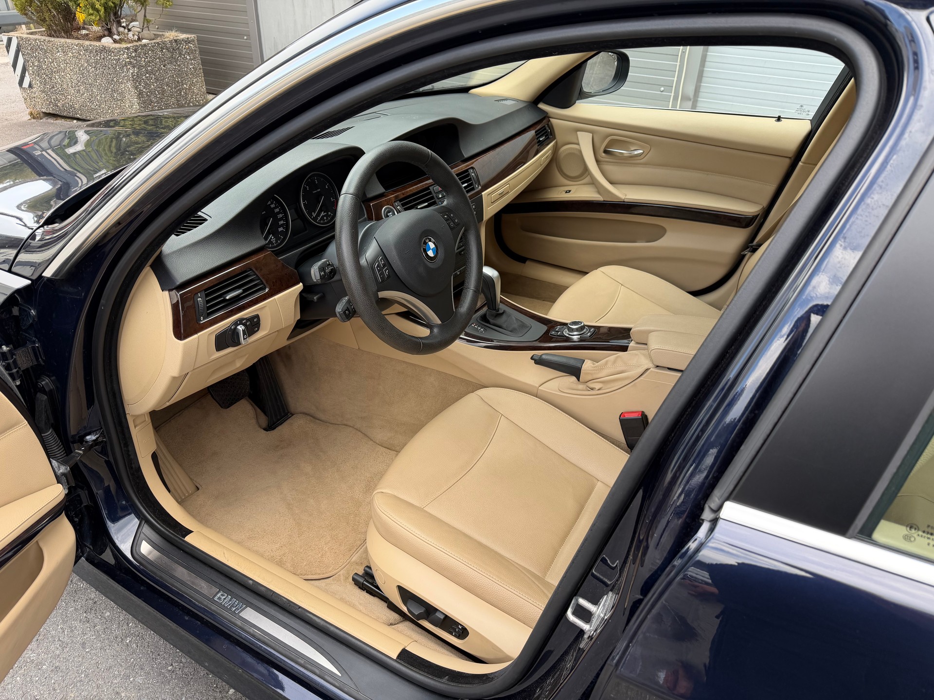 BMW 330d x-drive LCI-image-9