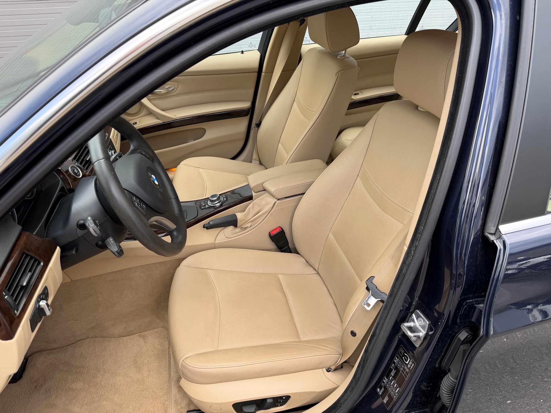 BMW 330d x-drive LCI-image-10