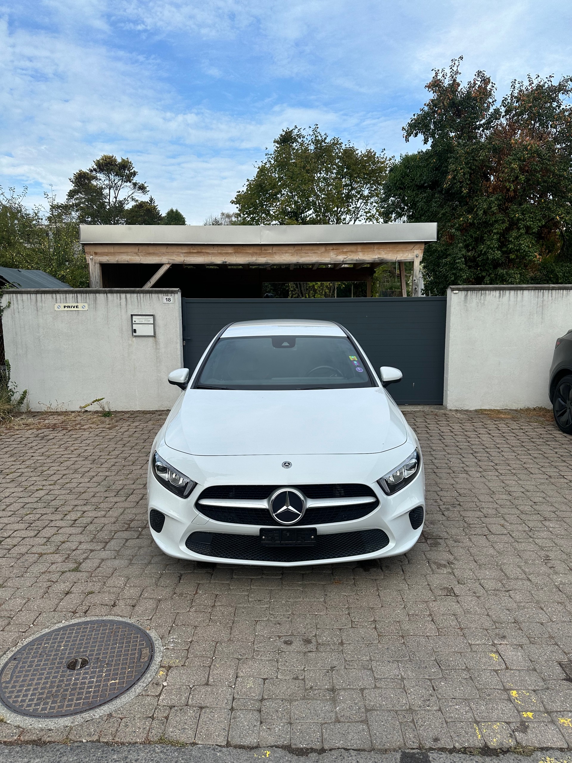 MERCEDES-BENZ A 180