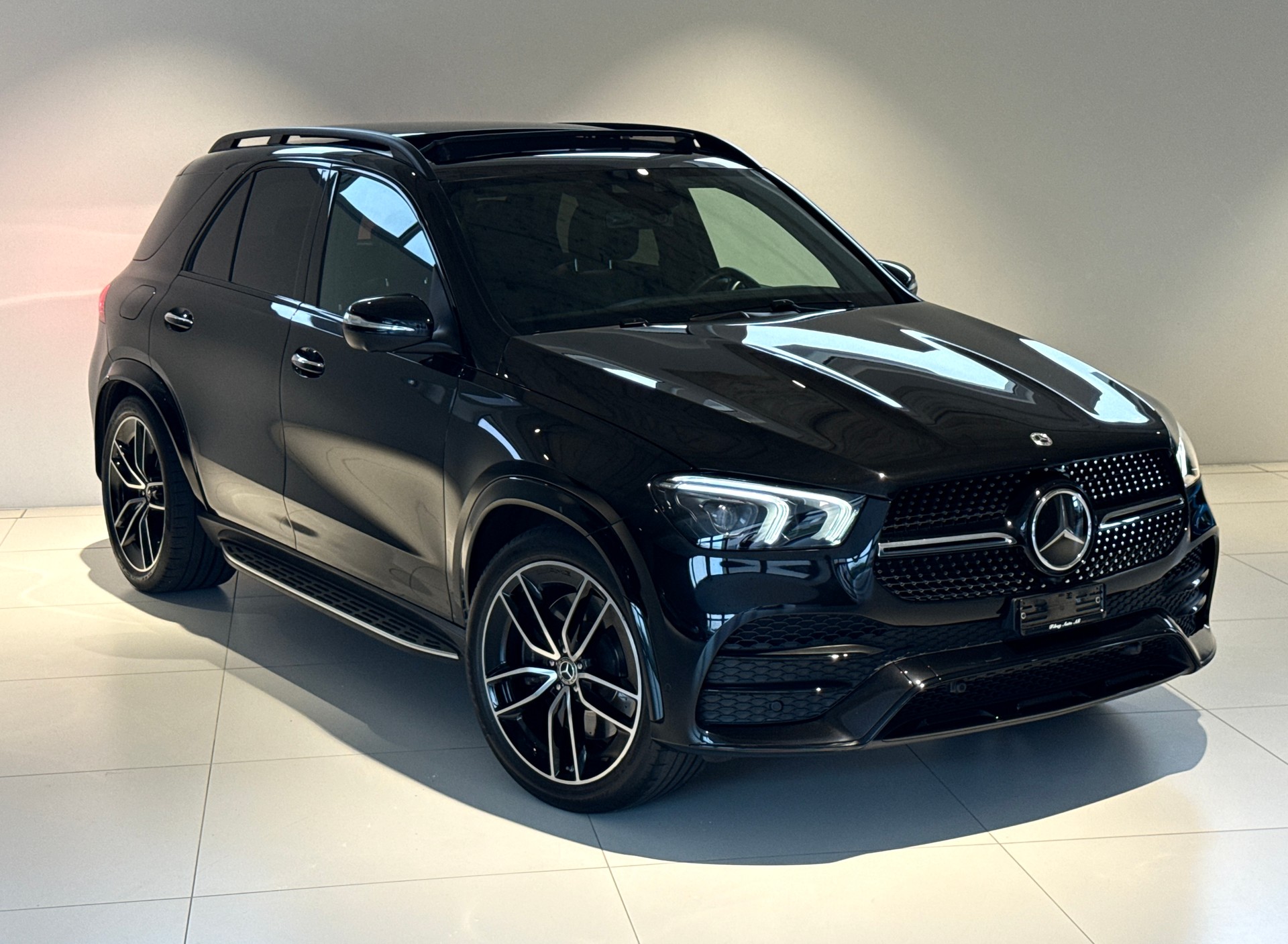 MERCEDES-BENZ GLE 450 4Matic AMG Line 9G-Tronic / 7-PLATZ / CH-FAHRZEUG / PANORAMADACH / LUFTFEDERUNG