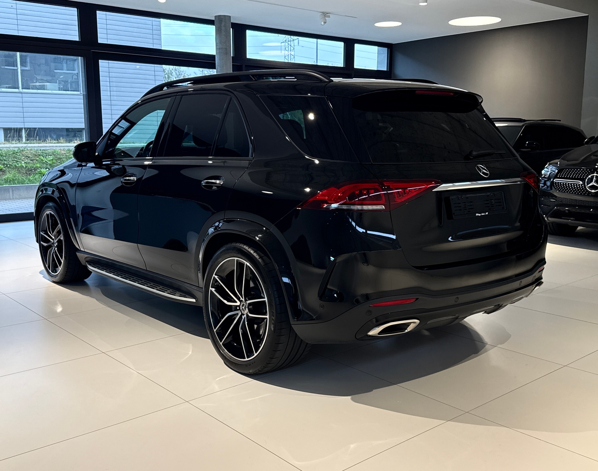 MERCEDES-BENZ GLE 450 4Matic AMG Line 9G-Tronic / 7-PLATZ / CH-FAHRZEUG / PANORAMADACH / LUFTFEDERUNG-image-35