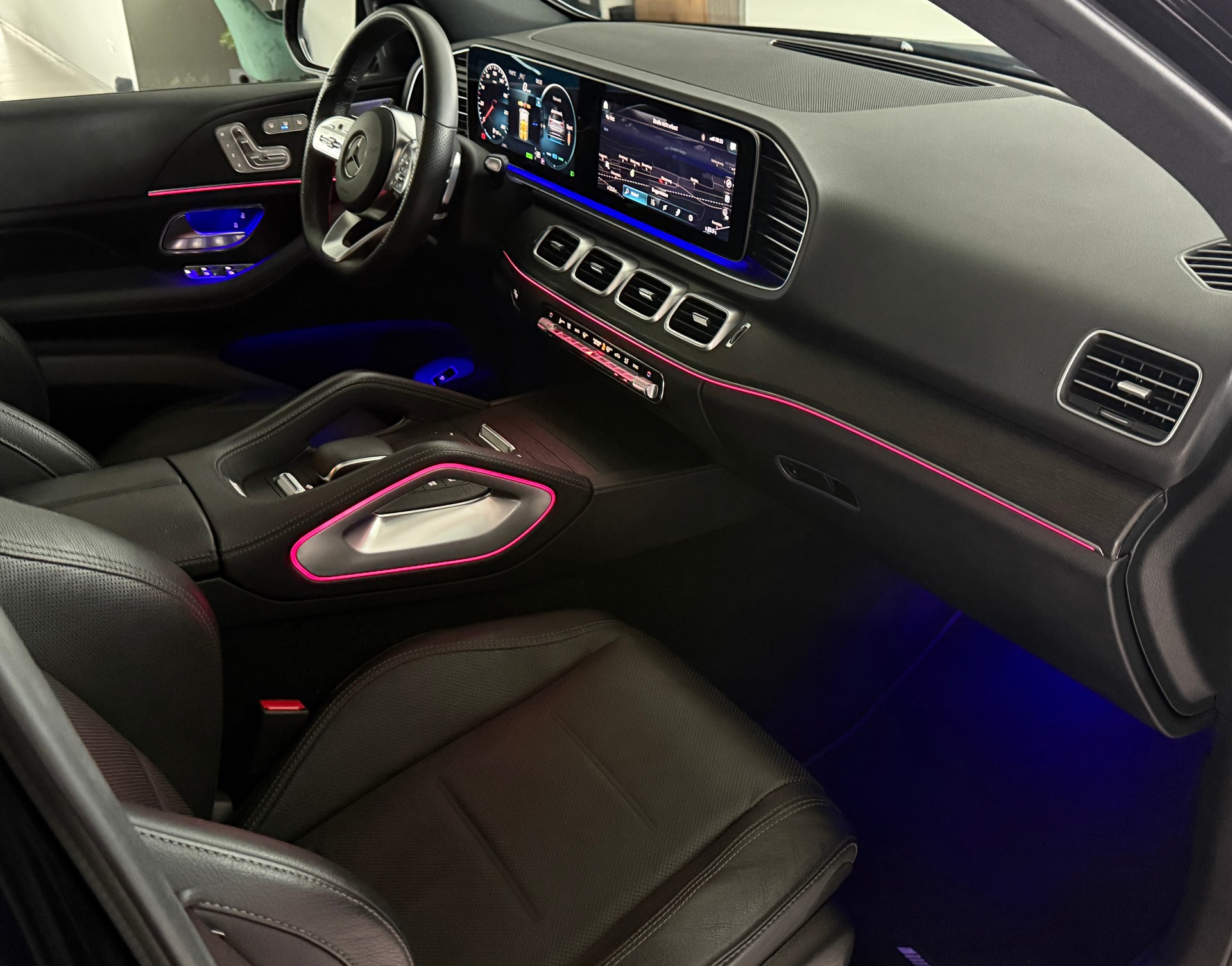 MERCEDES-BENZ GLE 450 4Matic AMG Line 9G-Tronic / 7-PLATZ / CH-FAHRZEUG / PANORAMADACH / LUFTFEDERUNG-image-44