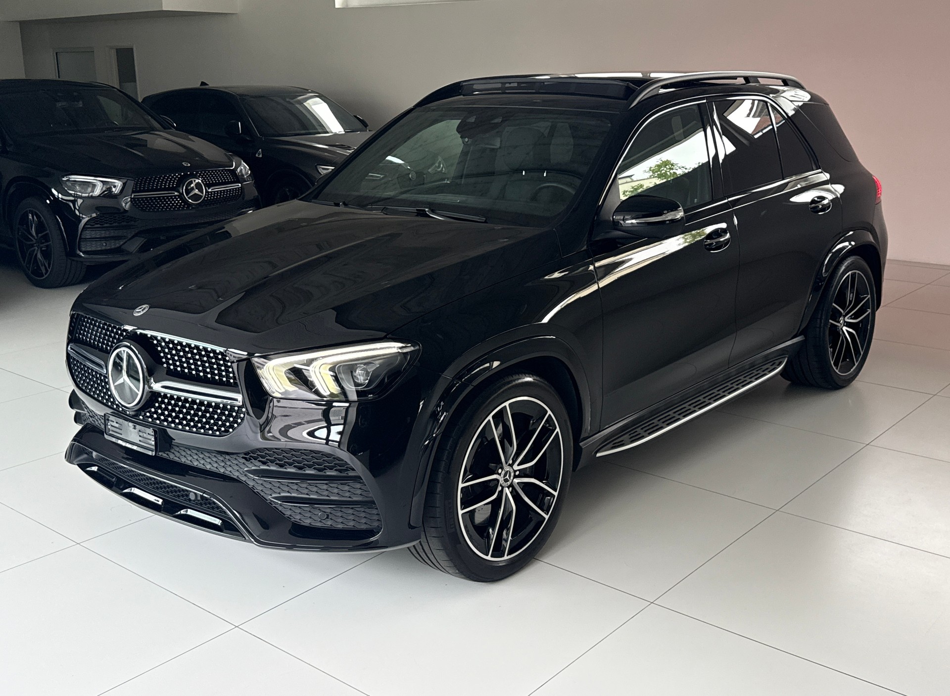 MERCEDES-BENZ GLE 450 4Matic AMG Line 9G-Tronic / 7-PLATZ / CH-FAHRZEUG / PANORAMADACH / LUFTFEDERUNG-showroom-element-2