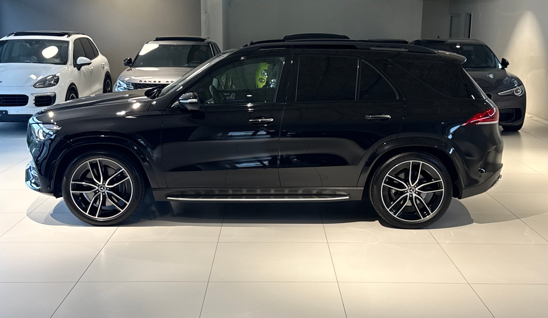 MERCEDES-BENZ GLE 450 4Matic AMG Line 9G-Tronic / 7-PLATZ / CH-FAHRZEUG / PANORAMADACH / LUFTFEDERUNG-image-4