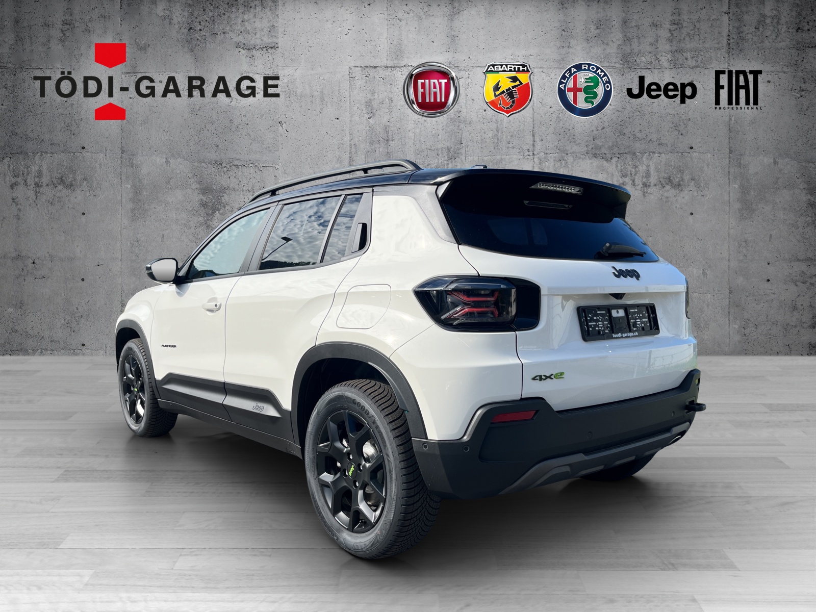 JEEP Avenger 1.2 MHEV Overland Pack Leder 4xe-showroom-element-3