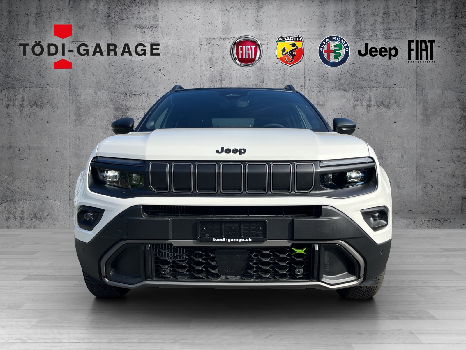 JEEP Avenger 1.2 MHEV Overland Pack Leder 4xe-showroom-element-1