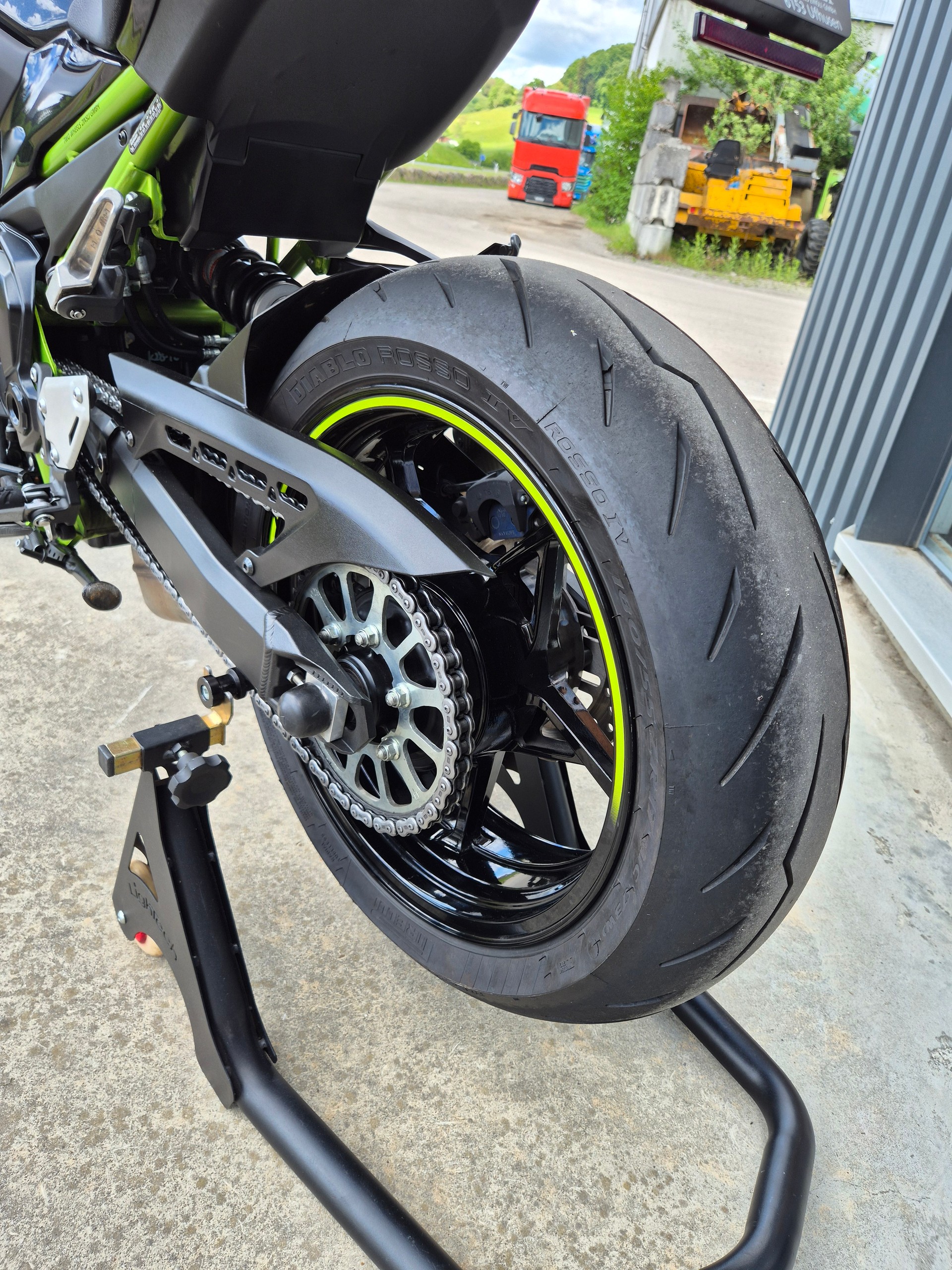 KAWASAKI Z 900-image-13