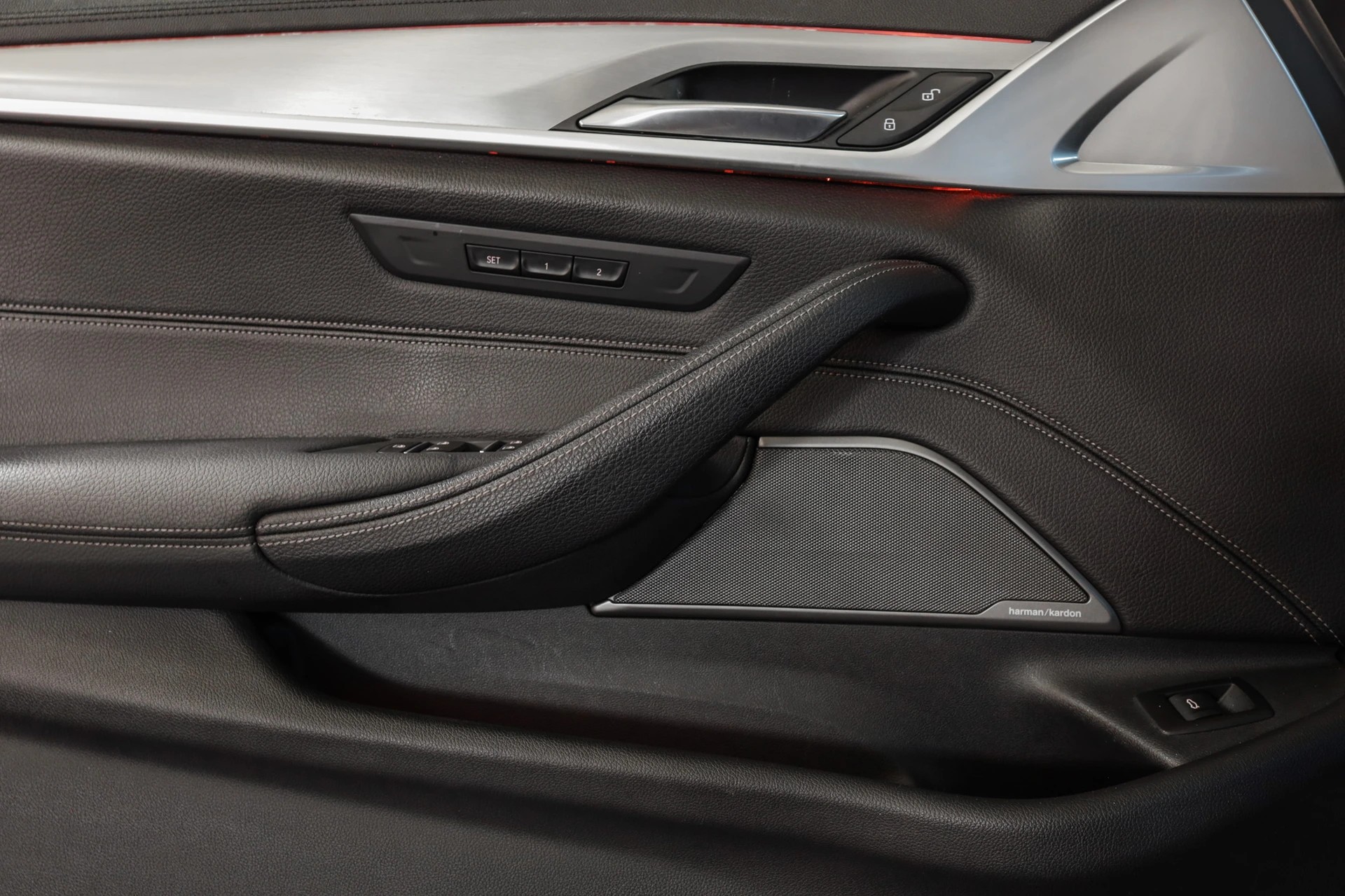 BMW 540d xDrive Pure M Sport Edition Steptronic Head-Up Display • Toit ouvrant • Harman Kardon-image-19