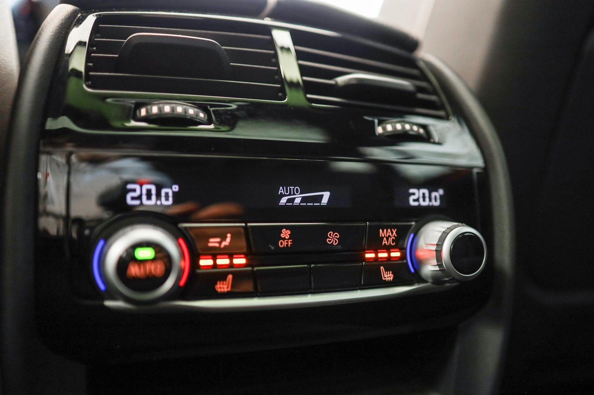 BMW 540d xDrive Pure M Sport Edition Steptronic Head-Up Display • Toit ouvrant • Harman Kardon-image-18