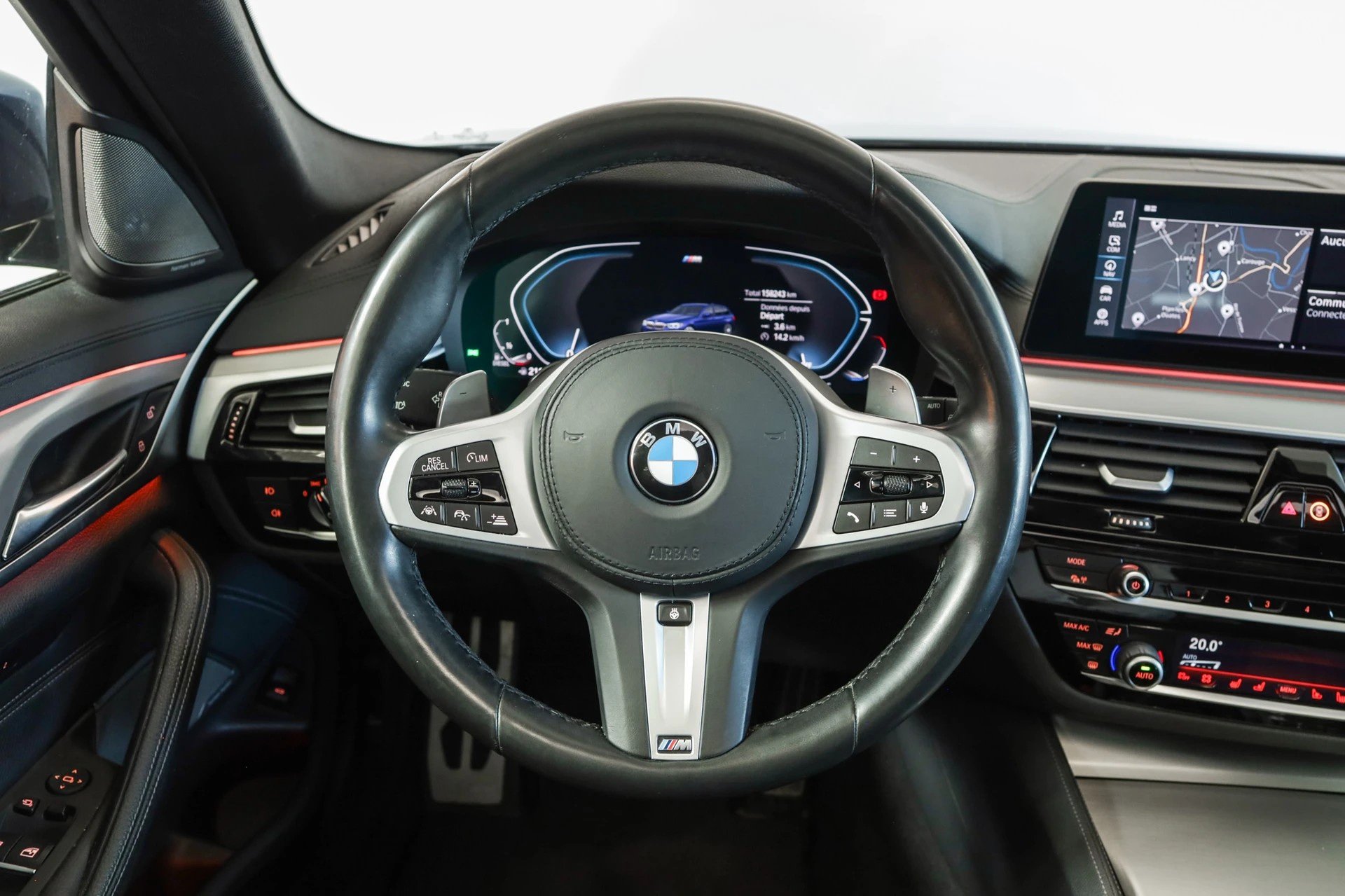 BMW 540d xDrive Pure M Sport Edition Steptronic Head-Up Display • Toit ouvrant • Harman Kardon-image-11