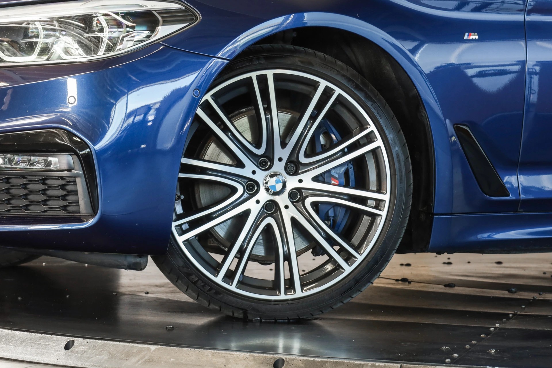 BMW 540d xDrive Pure M Sport Edition Steptronic Head-Up Display • Toit ouvrant • Harman Kardon-image-8