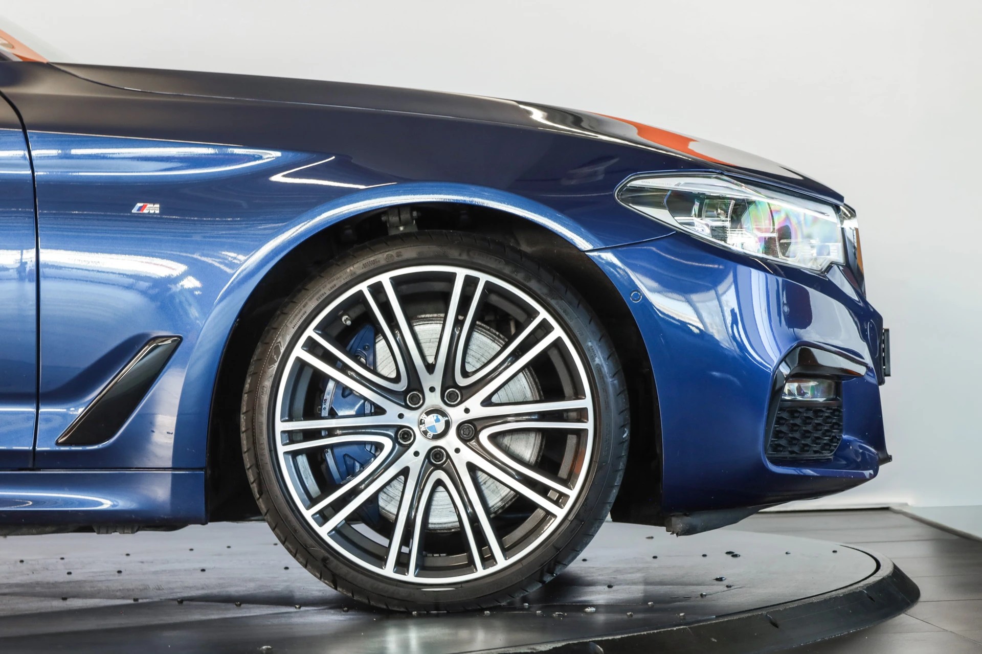 BMW 540d xDrive Pure M Sport Edition Steptronic Head-Up Display • Toit ouvrant • Harman Kardon-image-7