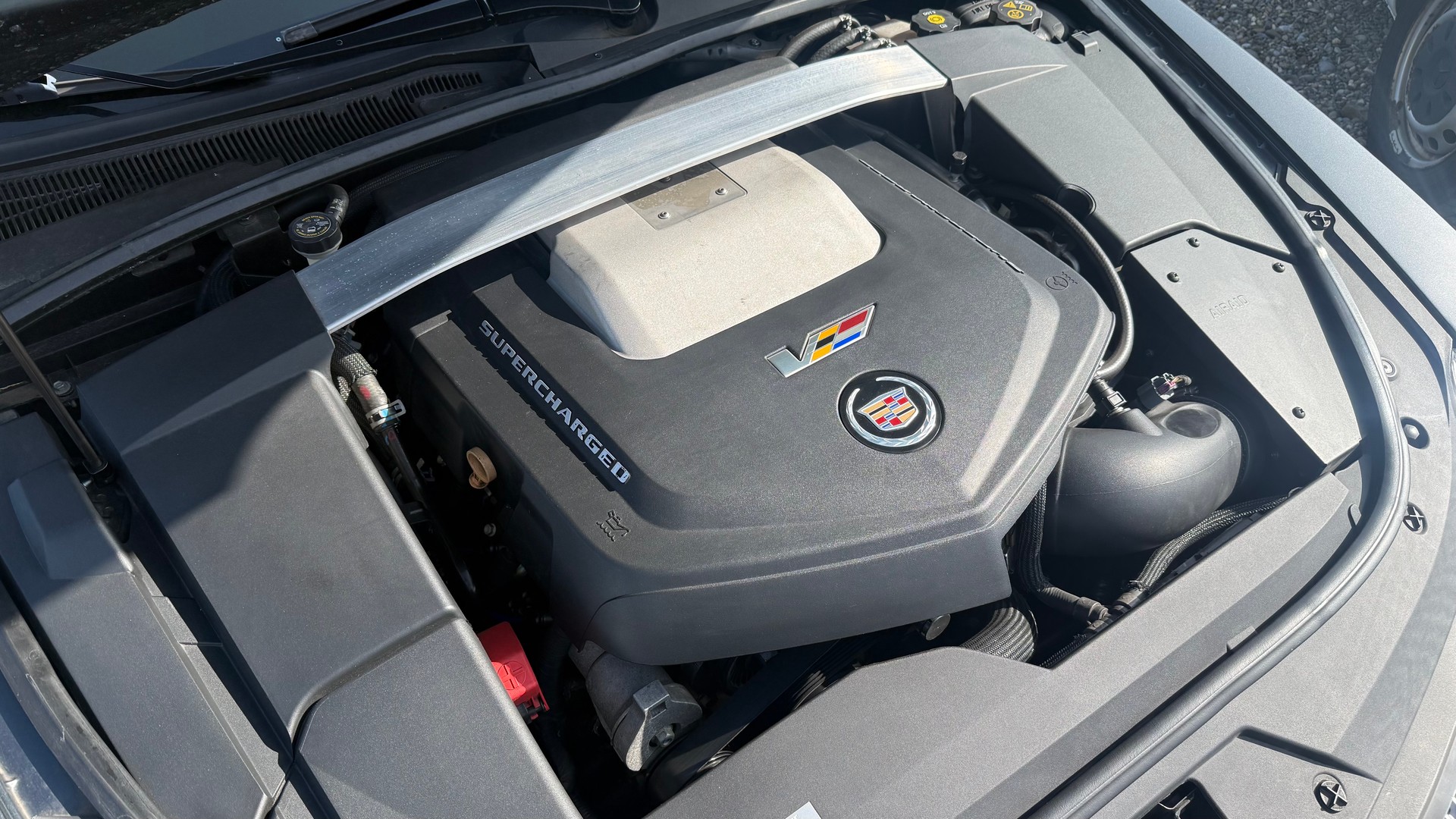 CADILLAC -V Wagon 6.2 V8 SC Automatic-showroom-element-2