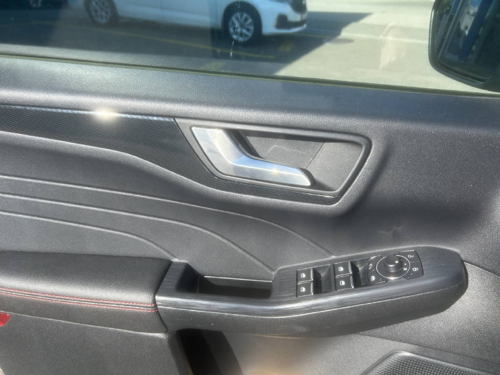 FORD Kuga 2.5 Plug-in Hybrid ST-Line X-image-9