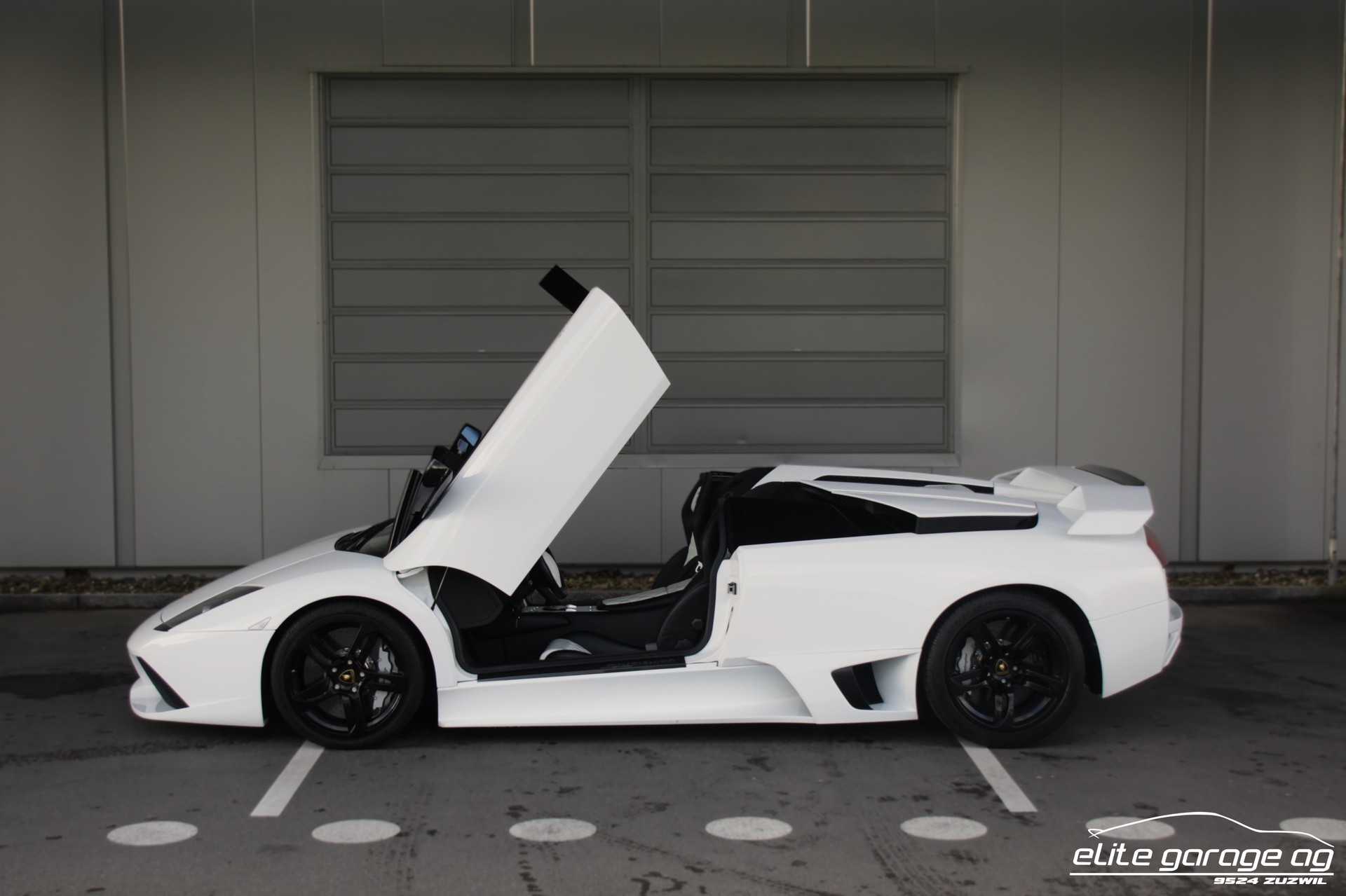 LAMBORGHINI Murciélago LP640-4 Roadster-image-1