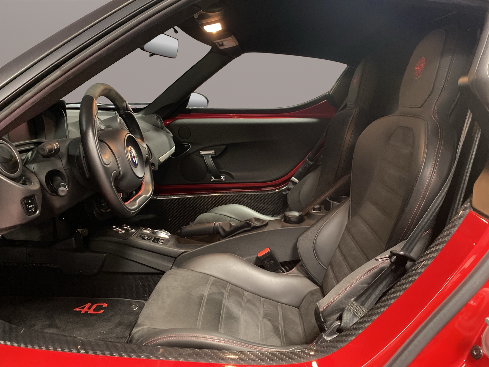 ALFA ROMEO 4C 1750 TBi-image-8