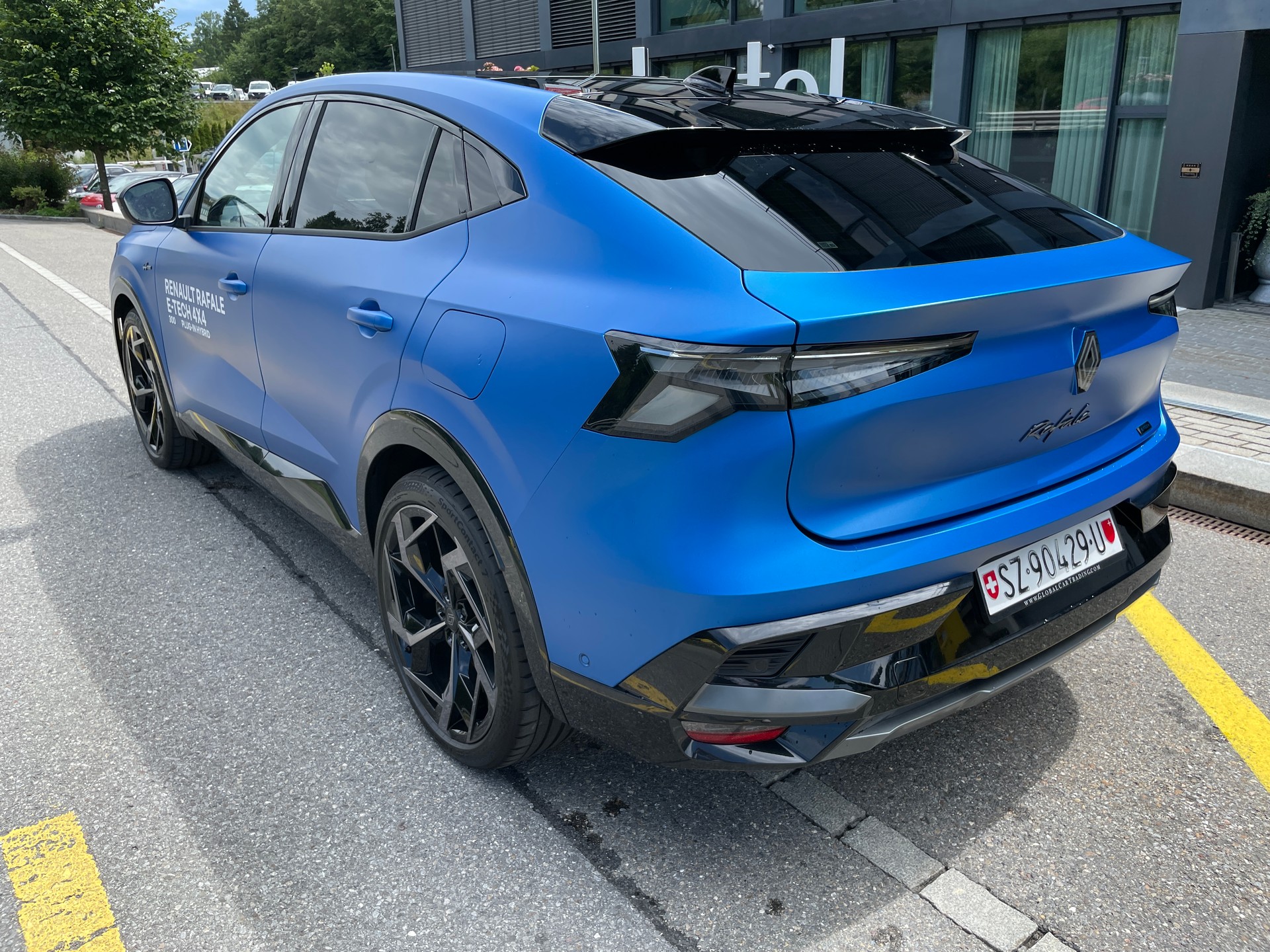 RENAULT Rafale 1.2 E-Tech Plug-in Hybrid 300 4x4 Atelier Alpine-image-13