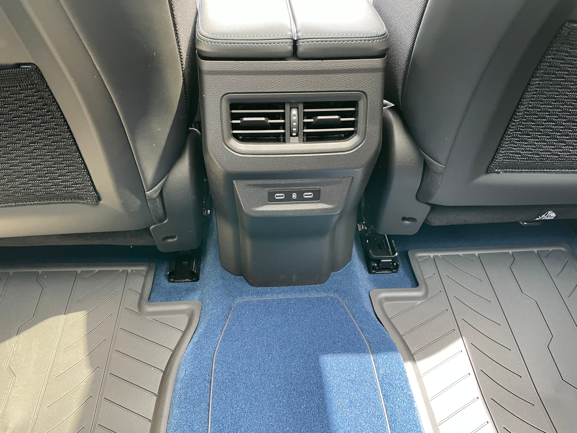 RENAULT Rafale 1.2 E-Tech Plug-in Hybrid 300 4x4 Atelier Alpine-image-20