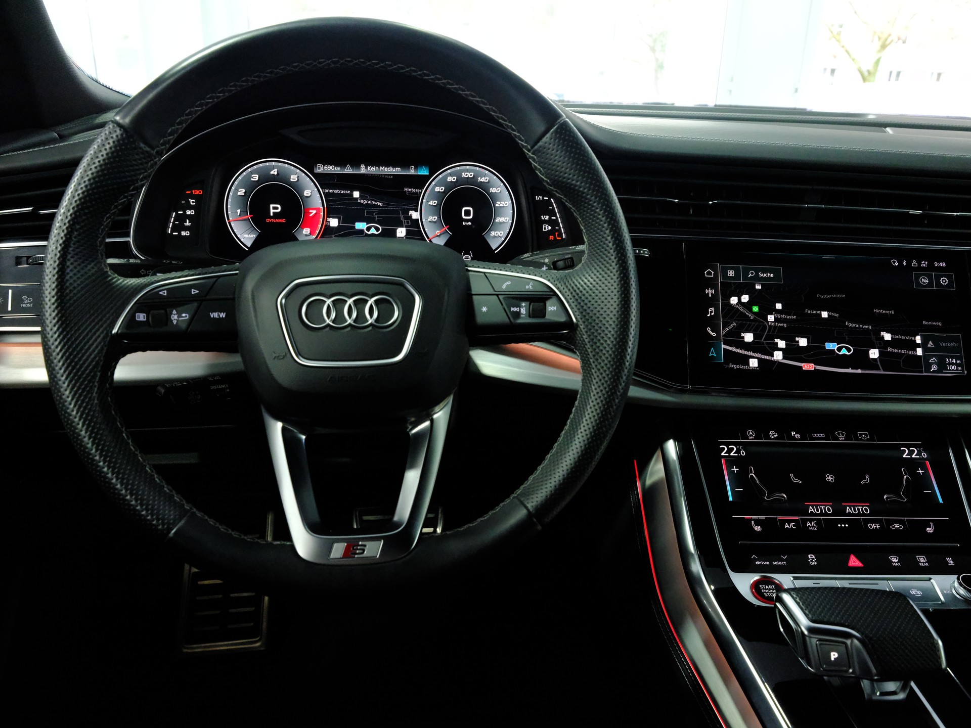 AUDI SQ8 TFSI quattro tiptronic *Premiumpaket* *Assistenzpaket plus* *Pano*-image-13