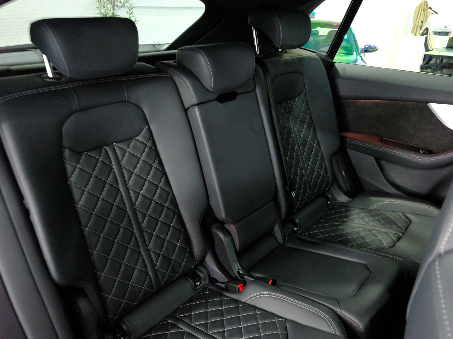 AUDI SQ8 TFSI quattro tiptronic *Premiumpaket* *Assistenzpaket plus* *Pano*-image-22