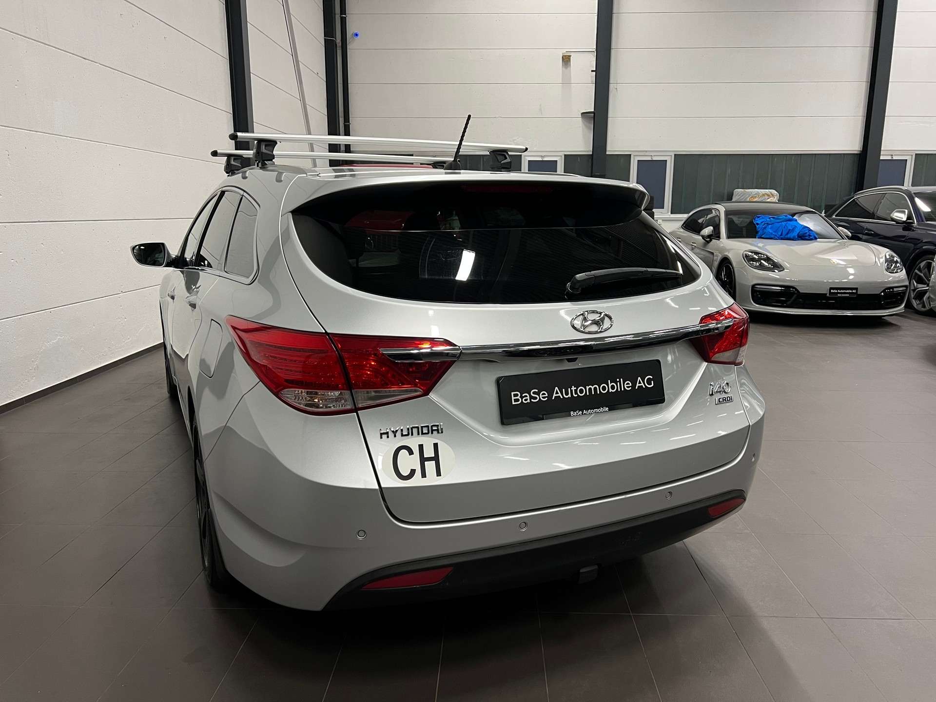 HYUNDAI i40 Wagon 1.7 CRDI Style-image-14
