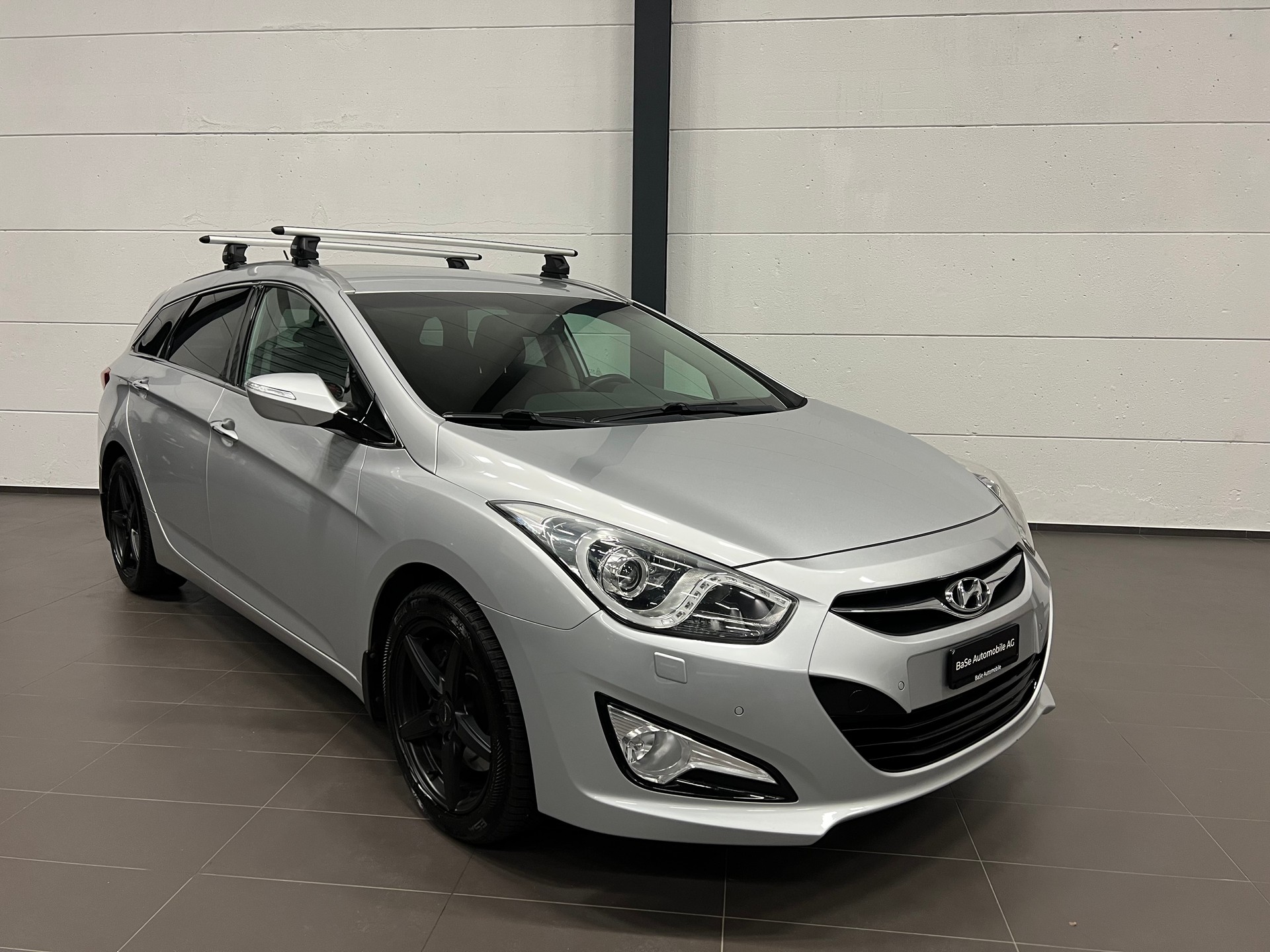 HYUNDAI i40 Wagon 1.7 CRDI Style-image-5