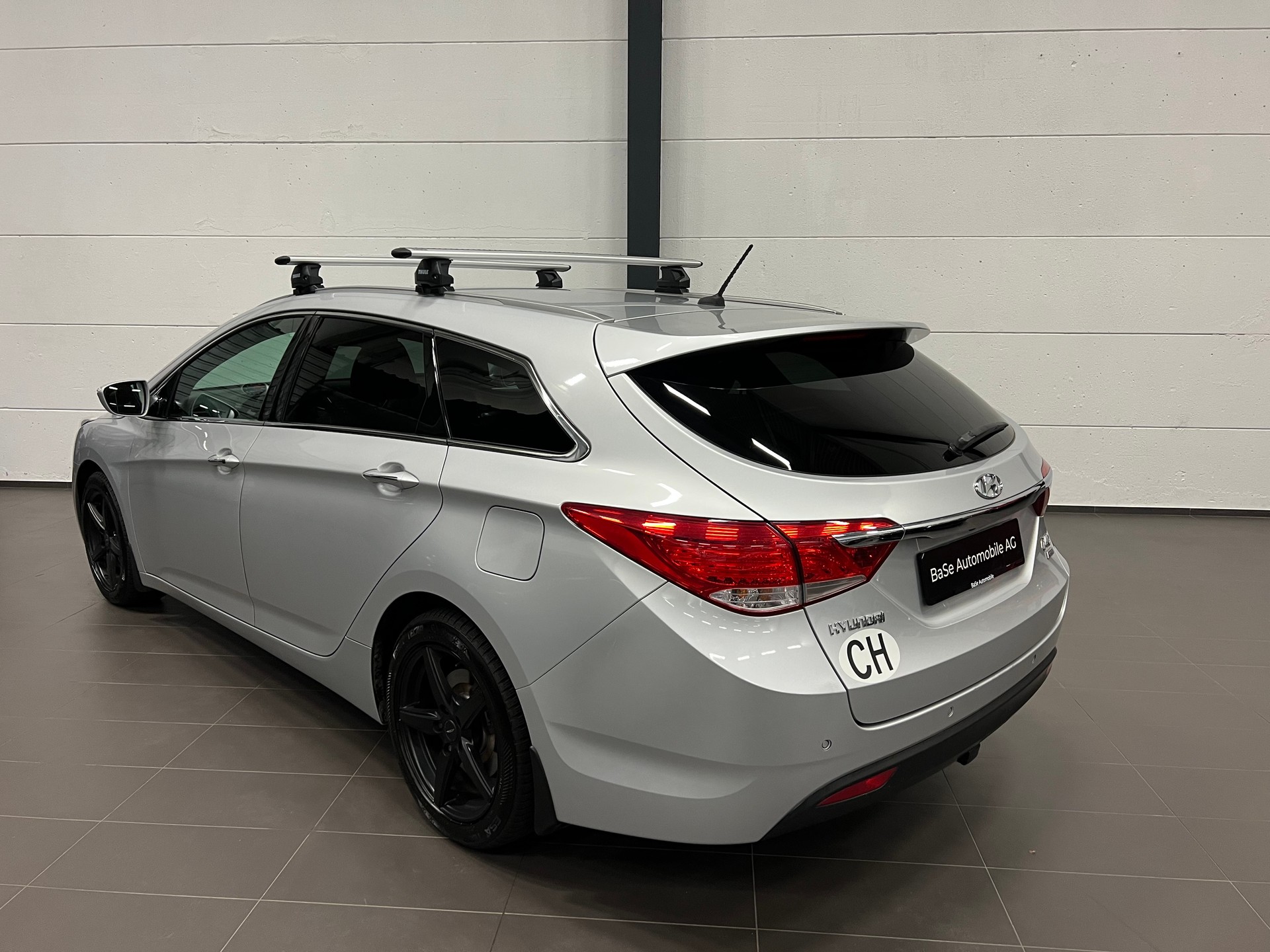 HYUNDAI i40 Wagon 1.7 CRDI Style-image-11