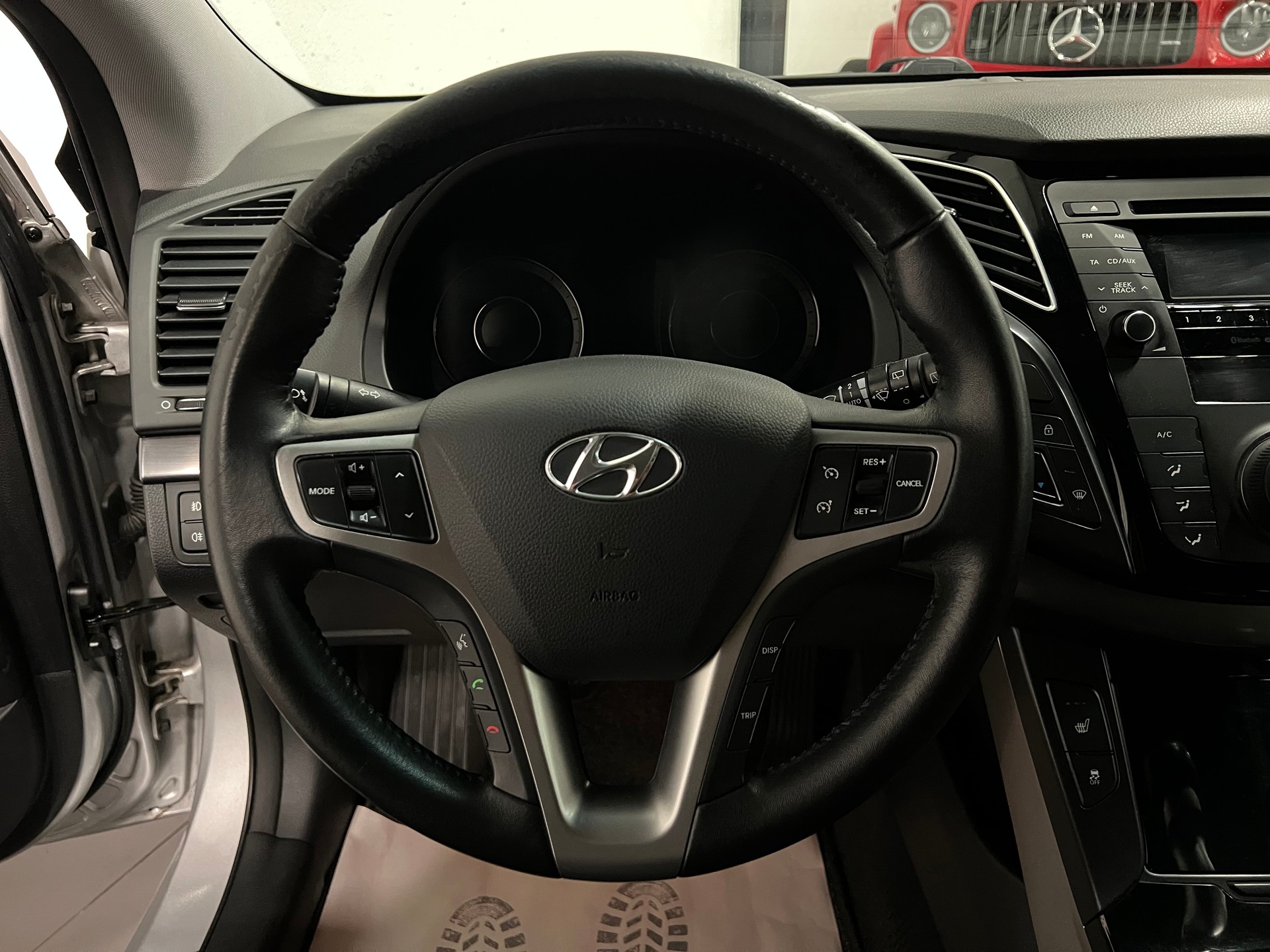 HYUNDAI i40 Wagon 1.7 CRDI Style-image-23