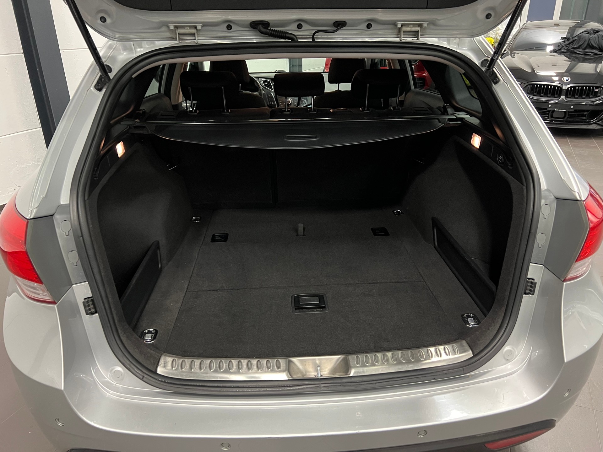 HYUNDAI i40 Wagon 1.7 CRDI Style-image-22