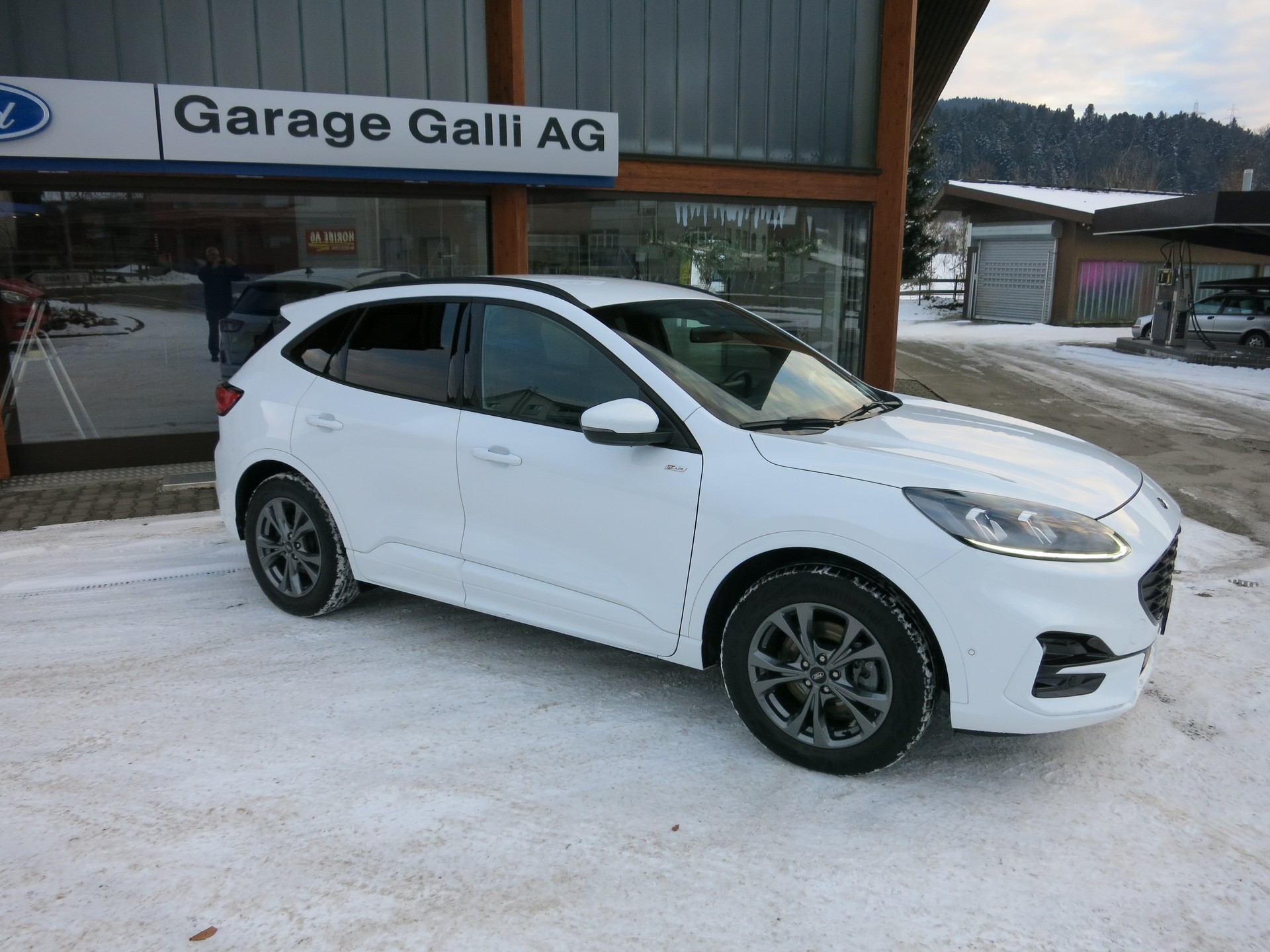 FORD Kuga 2.5 PHEV ST-Line X 2WD-showroom-element-3