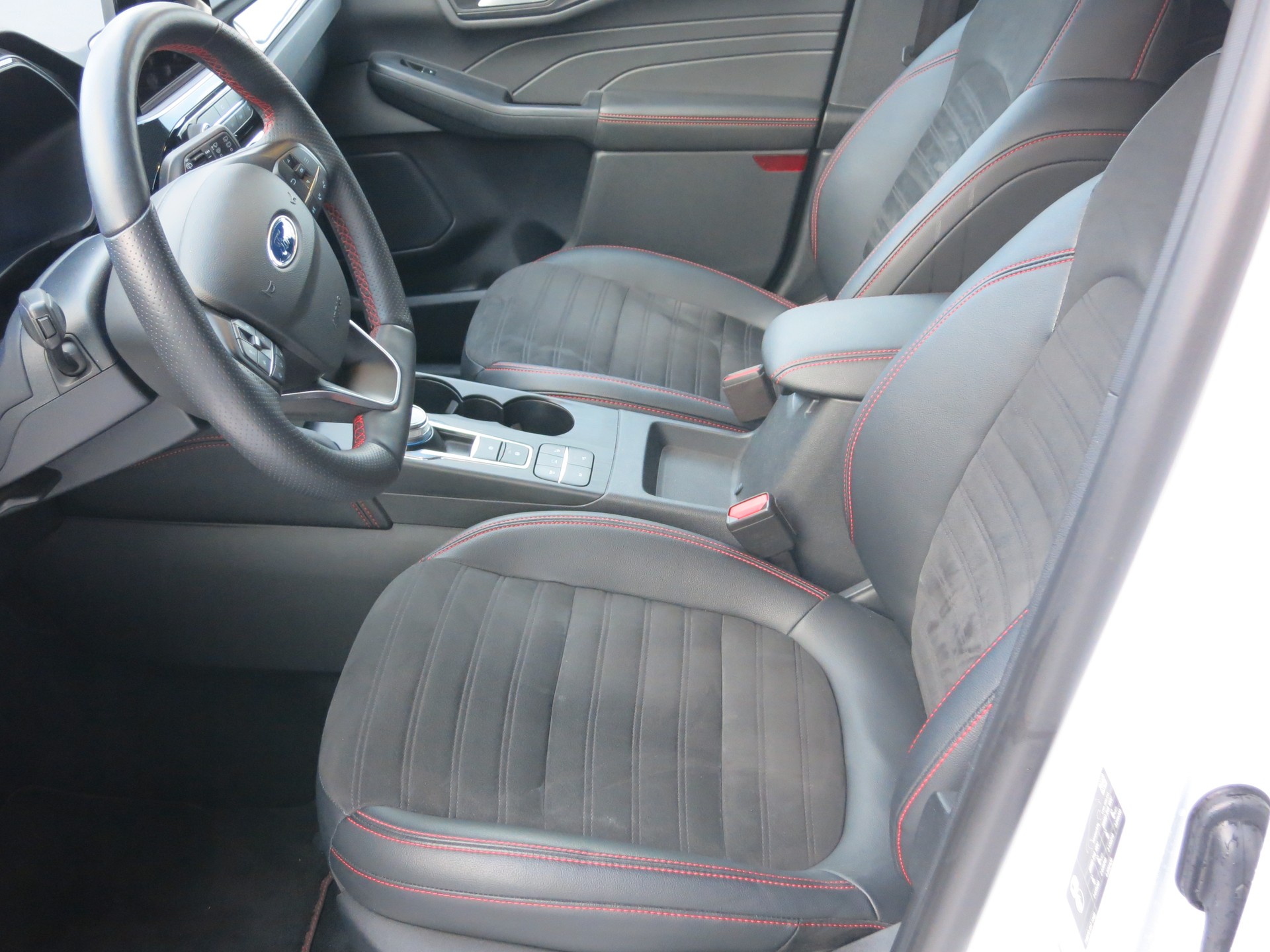 FORD Kuga 2.5 PHEV ST-Line X 2WD-image-4