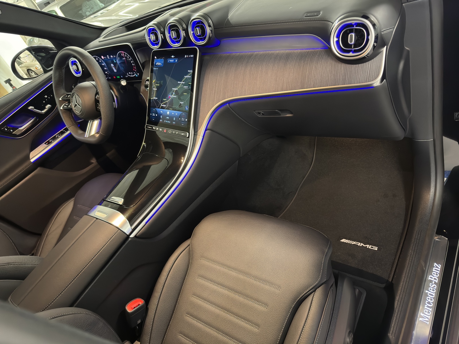 MERCEDES-BENZ GLC 400 e AMG Line 4Matic EQ Star-image-11