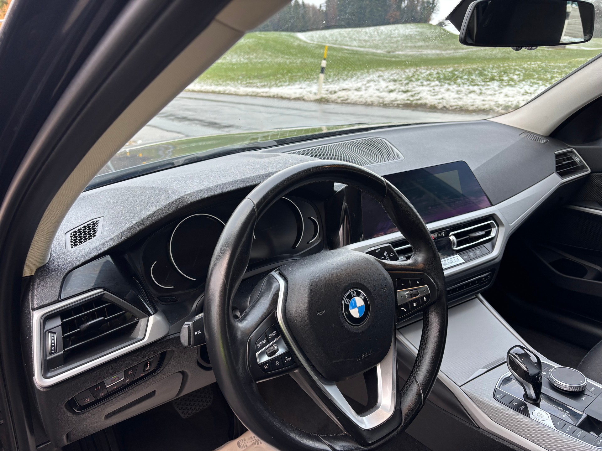 BMW 320d xDrive Touring Steptronic-image-9