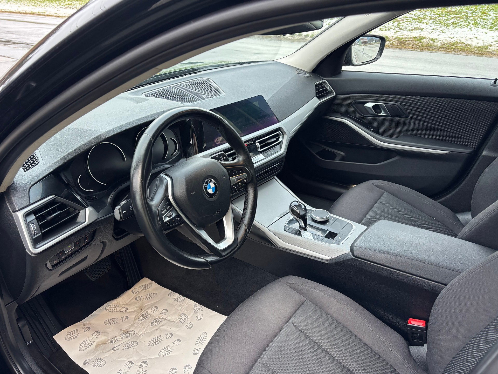 BMW 320d xDrive Touring Steptronic-image-10