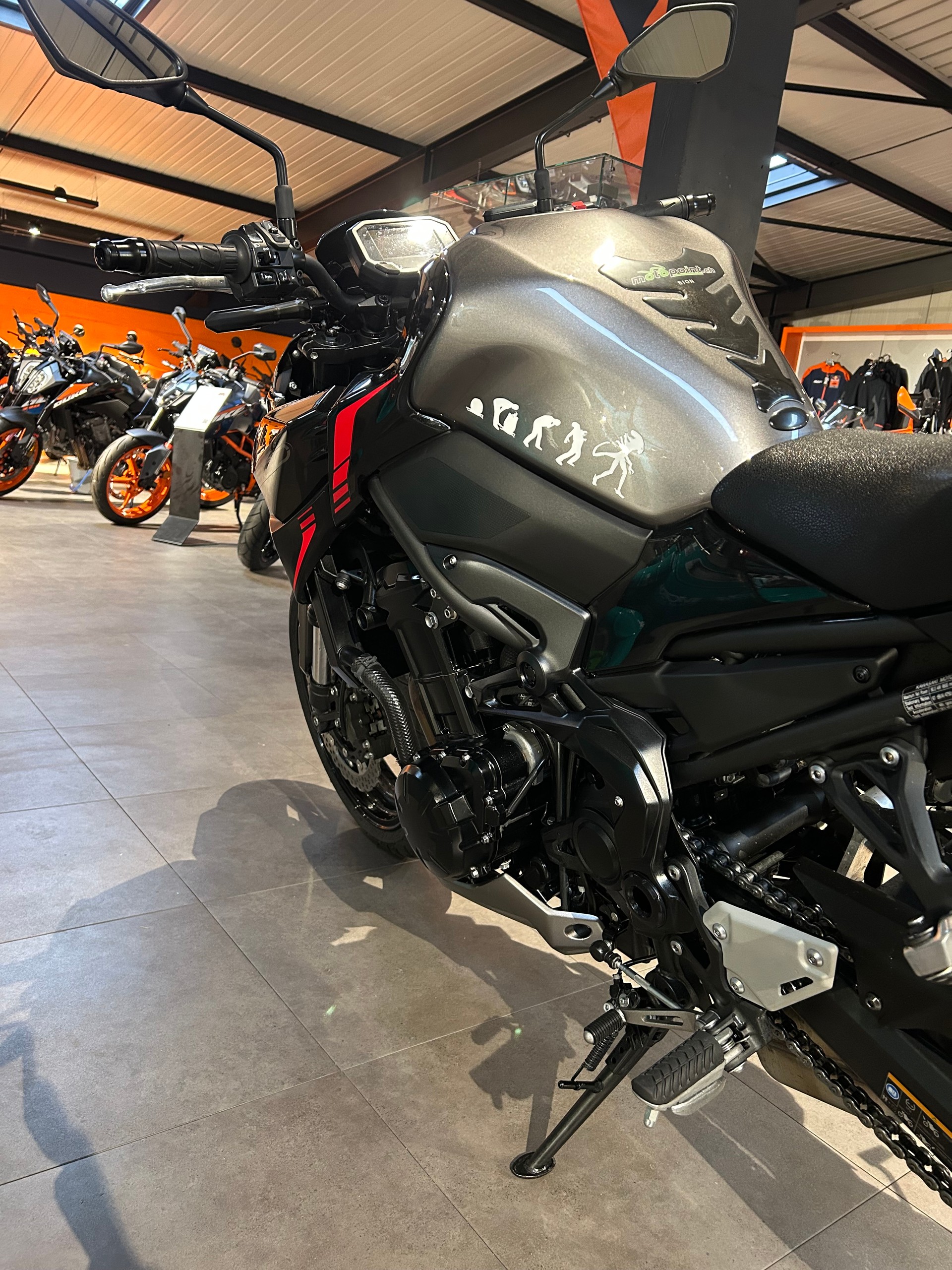 KAWASAKI Z 900-image-5